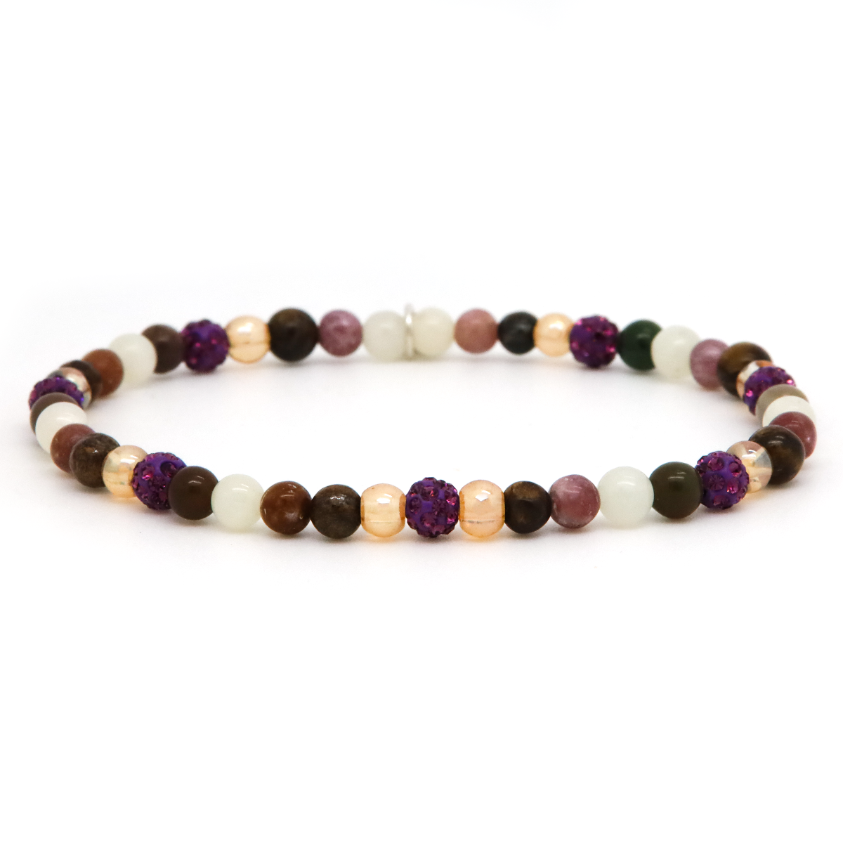 De Karma Armband Spiral Elodie XXS Elastic (paarse kristal) is een elegante armband. De armband bevat schitterende paarse kristallen en is elastisch voor een comfortabele pasvorm. Draag het solo voor een subtiele look of combineer met andere armbanden voor een trendy stijl.