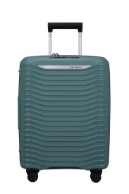 De Upscape Spinner EXP in Northern Blue, modelnummer 143108-A483, is een handbagagekoffer, ideaal voor uw reizen. Deze lichtgewicht, uitbreidbare koffer biedt optimale mobiliteit met zijn 360-graden zwenkwielen en verstelbare trekstang. Draag hem met gemak door de geïntegreerde boven- en zijhandgrepen. Perfect voor het veilig vervoeren van uw essentials tijdens korte reizen of als aanvulling op uw grotere bagage.
SMART FUNCTIES
USB-POORT
Eenvoudig te connecteren (powerbank niet inbegrepen)
SPECIFICATIES
Garantie
5 jaar beperkte wereldwijde garantie
Model
Koffer (4 wielen)
Hoofdmateriaal buitenkant
Polypropyleen
Kleur
Zwart
Afmetingen
55 x 40 x 20 cm
 Maattabel
Ruimste afmetingen
55 x 40 x 23 cm
Grootte
Handbagage
Volume
39/45 L
Gemiddeld inpakgewicht
Ongeveer 10 kg
