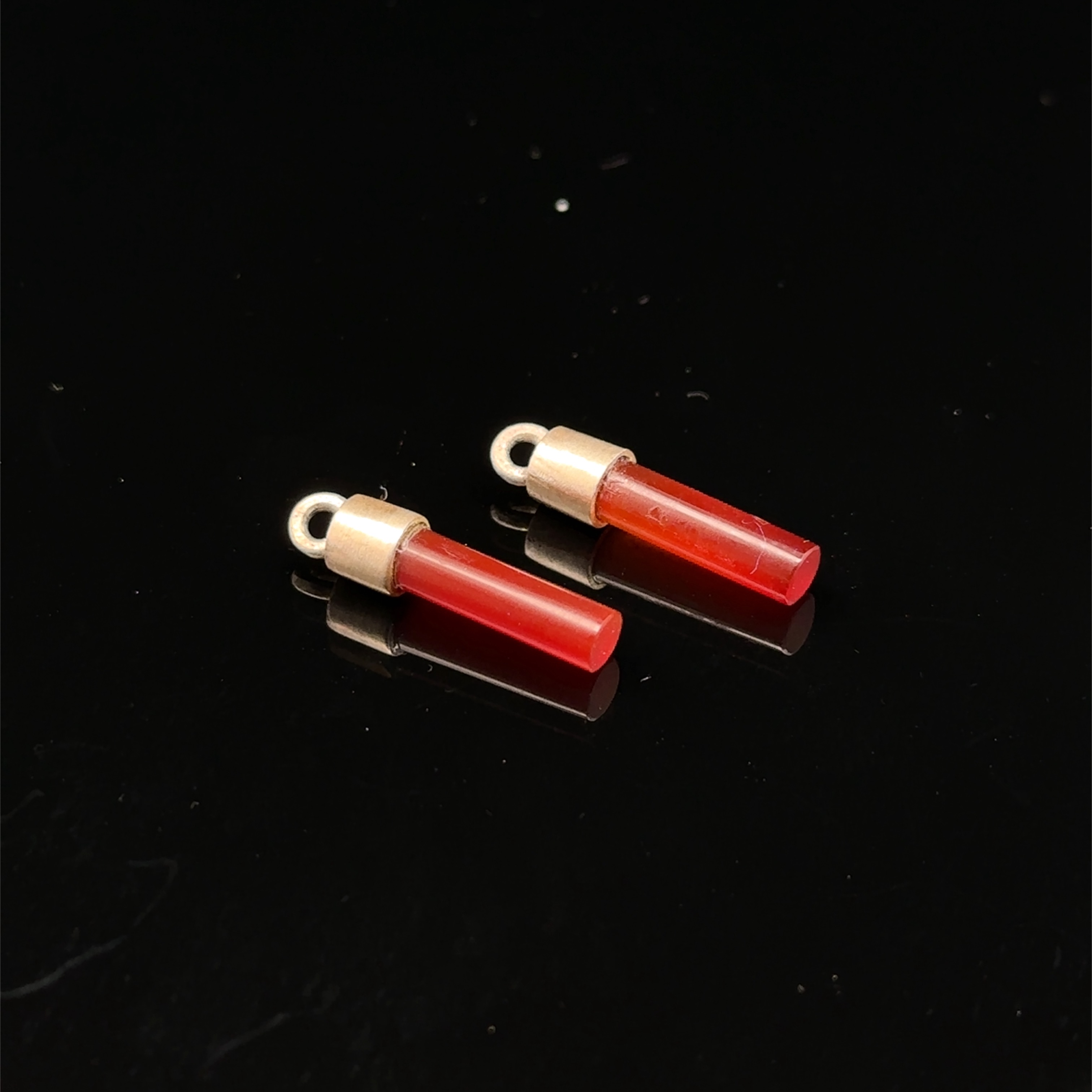 Produktmerkmale: Einhänger für Ohrschmuck aus Silber 925 mit Karneol. Kategorie: Schmuck, Schmucktyp: Ohrring-Anhänger. Diese eleganten Einhänger sind ideal für den täglichen Gebrauch oder besondere Anlässe. Tragen Sie sie allein für einen minimalistischen Look oder kombinieren Sie sie mit anderen Ohrringen für einen stilvollen, vielseitigen Auftritt.