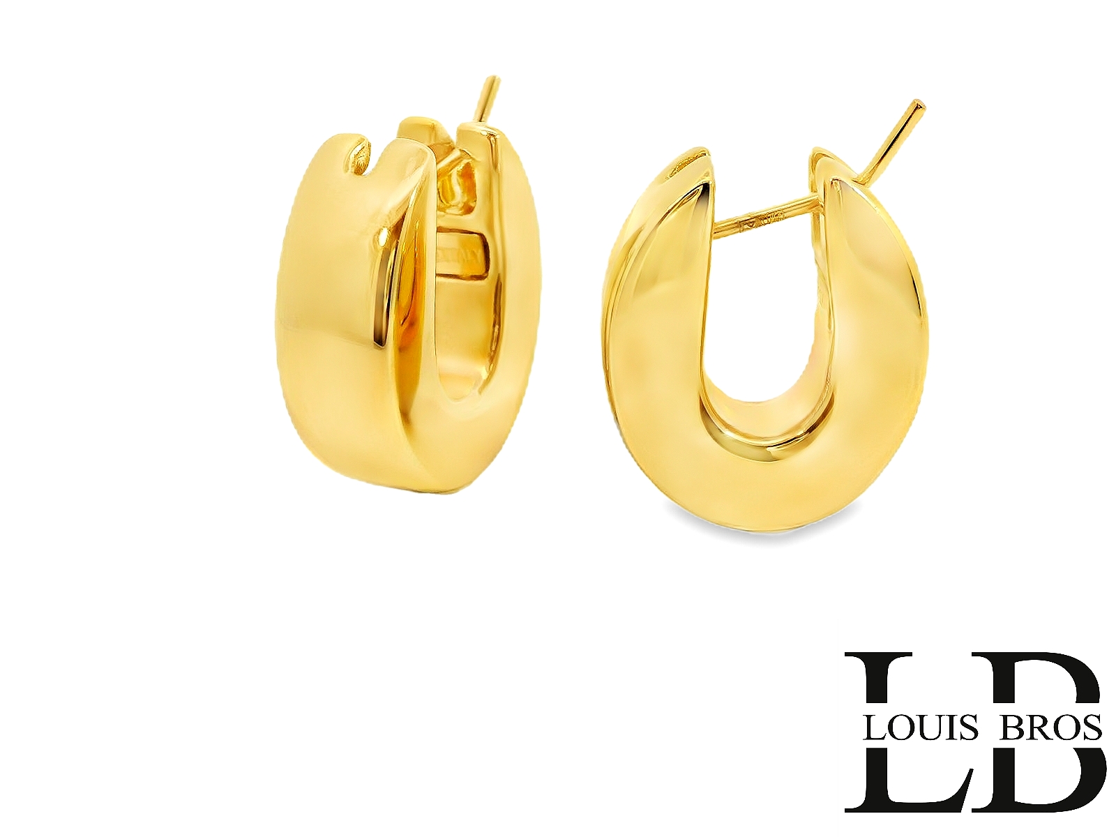 Deze prachtige oorringen zijn vervaardigd uit 18 karaat geelgoud (7.0 gr) en stralen pure elegantie uit. Met hun brede en volle design geven ze een luxe uitstraling en vormen ze een tijdloos accessoire dat moeiteloos bij elke outfit past.
De hoogglans gepolijste afwerking zorgt voor een verfijnde glans, terwijl de stevige sluiting ervoor zorgt dat de oorringen comfortabel en veilig gedragen kunnen worden. Dankzij hun klassieke en toch moderne uitstraling zijn deze oorringen perfect voor zowel dagelijks gebruik als speciale gelegenheden.
Een stijlvol en veelzijdig sieraad dat niet mag ontbreken in je collectie!







