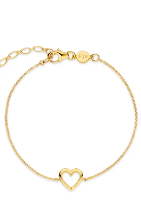 Onze Classic Heart armband van verantwoord sterling zilver met hart is een echte blikvanger. Het modieuze design en de tijdloze elegantie maken ze tot een veelzijdig accessoire dat bij elke outfit past.

De armband is met de grootste zorg en aandacht voor detail gemaakt en maakt indruk met zijn uiterst fijne kwaliteit. Elk afzonderlijk element is met de grootste precisie verwerkt om een duurzaam en aantrekkelijk sieraad te creëren.

Het oppervlak van onze sieraden is hoogwaardig gerhodineerd, rosé- of geelgoud.