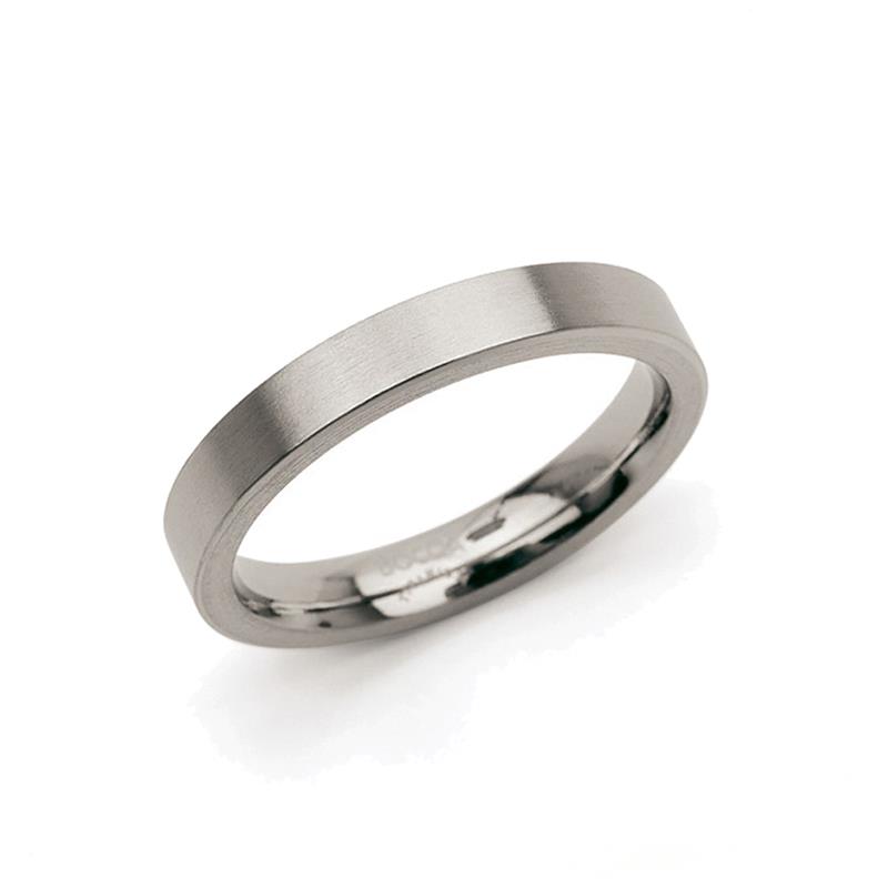 Boccia Titanium 0120-03
Een gematteerde ring van Boccia Titanium. De ring is 3,2mm breed. 

HET MERK
Boccia Titanium is het titanium merk van Nederland, dat zijn oorsprong in Duitsland vindt en is opgericht in het jaar 1992. Ontwikkeld door internationale ontwerpers. Alle titanium componenten van de BOCCIA TITANIUM collectie zijn gemaakt van 99,7% puur titanium; het bijzondere materiaal. Alle titanium componenten van de BOCCIA TITANIUM collectie zijn gemaakt van 99,7% puur titanium; het bijzondere materiaal. 

SPECIFICATIES
- Puur titanium
- Gematteerd
- Bolle binnenkant
- 3,2mm breed