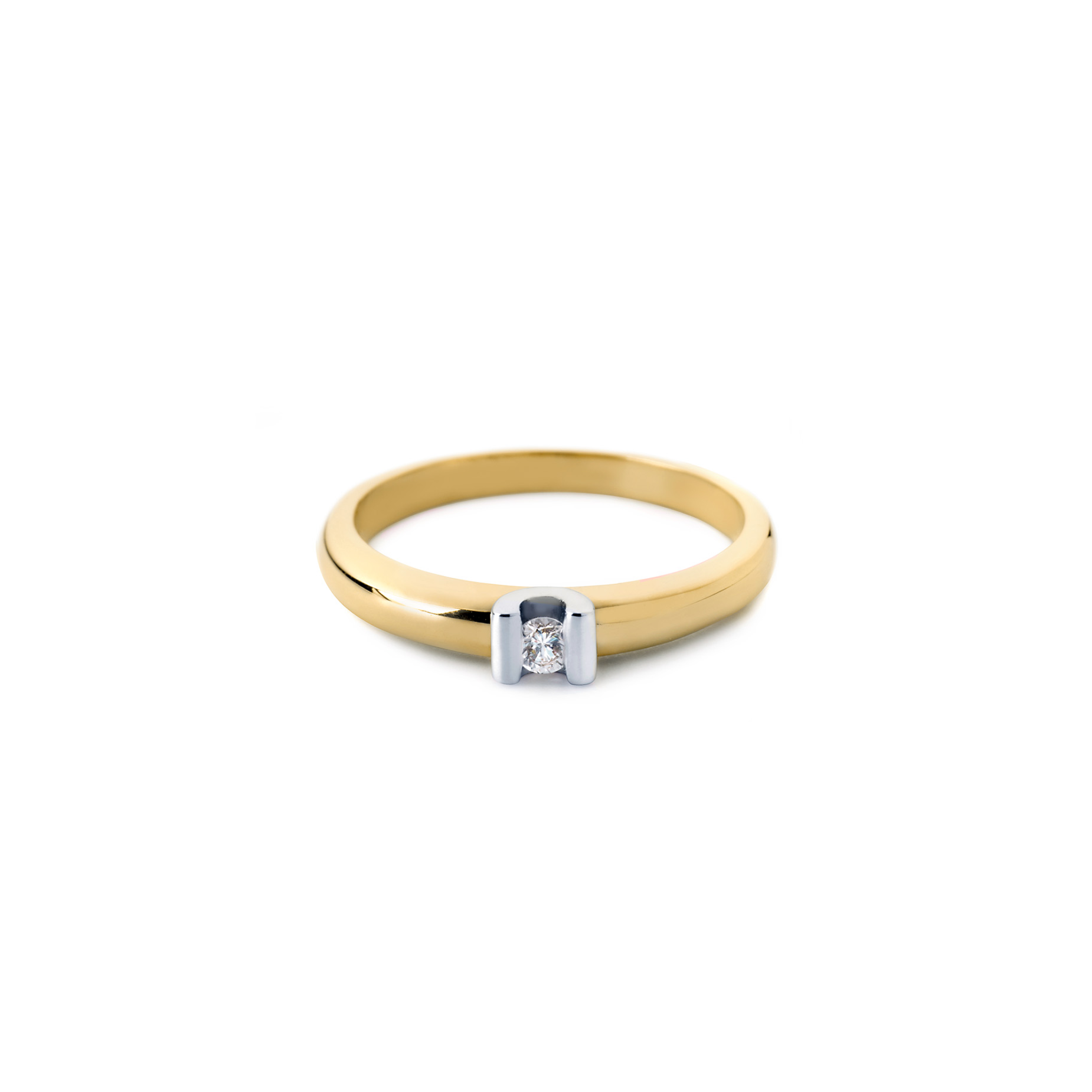 Ring Camille
Leverbare goudkleuren: 14kts geel, wit en roségoud & alle bicolor combinaties

Alle R&C sieraden worden handgemaakt van verantwoord en 100% gerecycled goud.