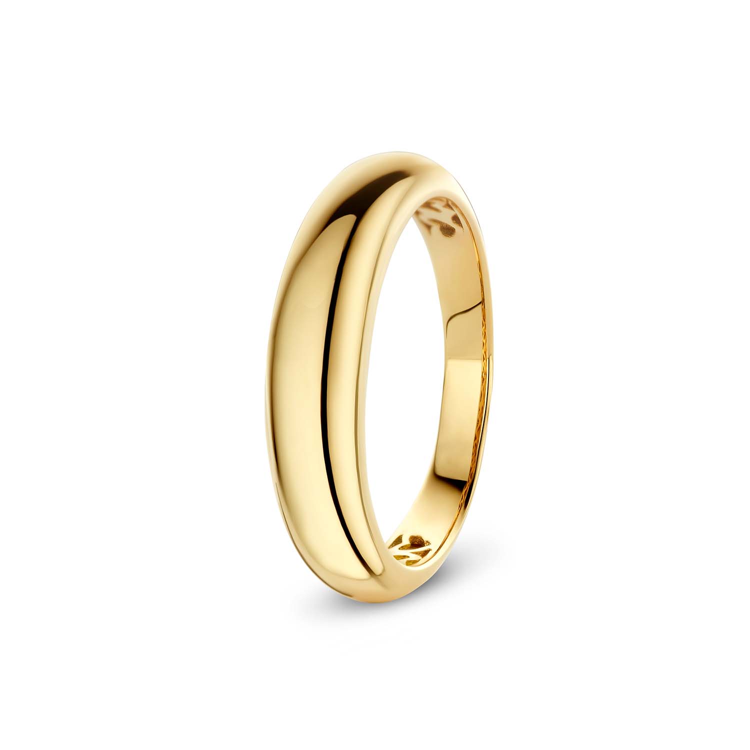 Deze minimalistische ring van Glow past perfect bij elke outfit! Hij is gemaakt van 14 karaat geelgoud en heeft een breedte van 5mm. De ring is verkrijgbaar in maat 52, 54, 56 en 58. De binnenkant van de ring bestaat uit Secret Hearts. Hierdoor heeft de ring een hoog draagcomfort. 

GLOW
Benadruk jouw stijl met de verfijnde sieraden van GLOW en laat je inspireren door de uitgebreide collectie 14 karaats gouden sieraden van de hoogste Europese kwaliteit. Ontworpen om elke dag te dragen. Naast tijdloze ontwerpen bestaat de collectie ook uit hippe sieraden; zoals minimalistische gouden collieren en grafische oorknopjes. Wil je een beetje extra stralen? Kies dan voor flonkerende zirkonia of ga voor luxe met onze geraffineerde diamanten sieraden.
  
  Specificaties
  - 214.1227
  - Ring
  - 14 karaat geelgoud
  - Maat 52