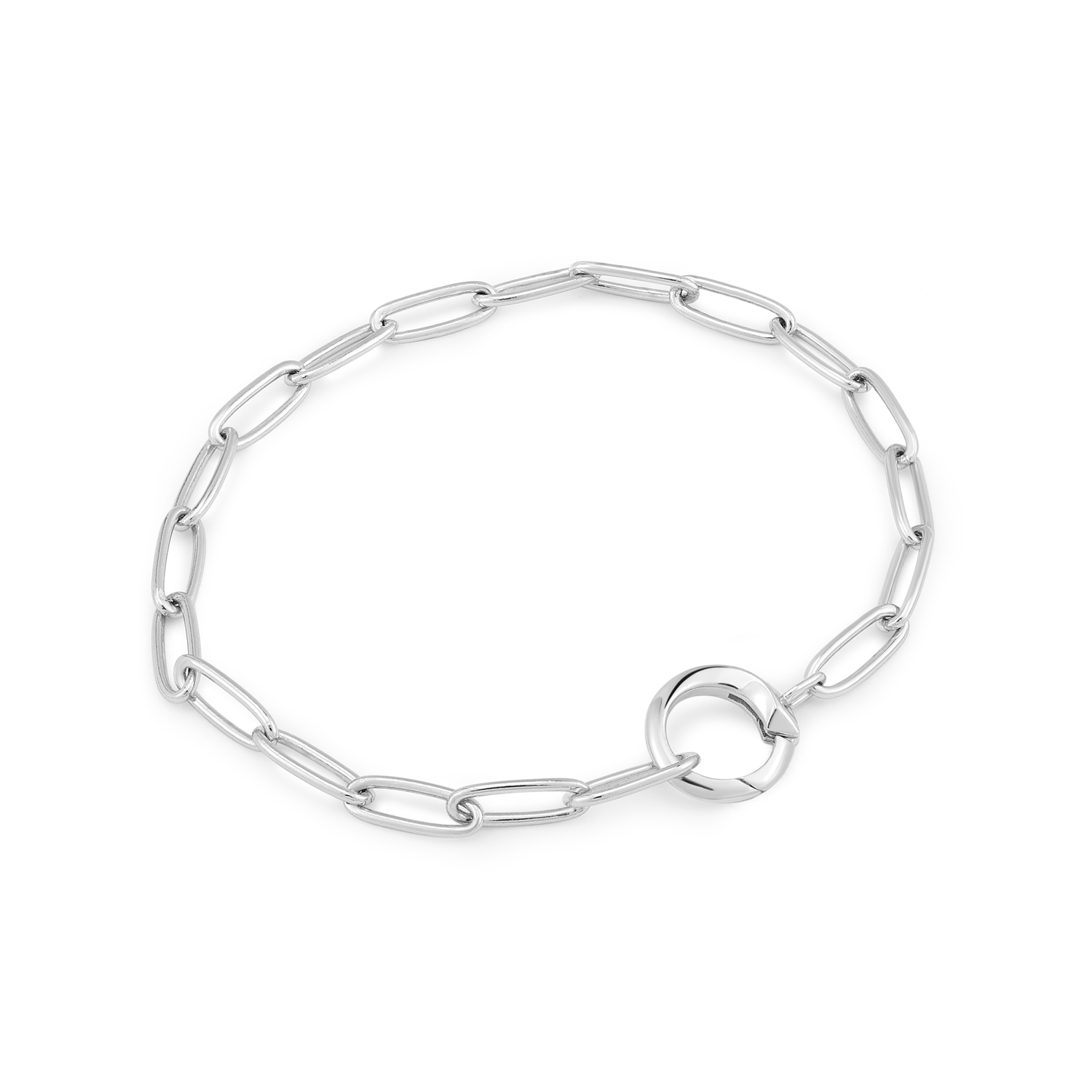 Productbeschrijving 
Deze super veelzijdige schakelarmband is gemaakt van 925 sterling zilver met rhodium plating. De armband kan op zichzelf worden gedragen maar is ook perfect om te stylen met je favoriete bedels. De trendy schakelarmband is afgewerkt met een connector waarmee je elk bedeltje gemakkelijk kunt bevestigen. Er kunnen zo veel bedels worden toegevoegd naar eigen wens. De armband is ook perfect om te combineren met andere armbanden. 

Het Merk
GeÃ¯nspireerd door de laatste fashion trends is Ania Haie het toonaangevende sieradenmerk voor hoogkwalitatieve maar ook betaalbare zilveren sieraden, zonder op de kwaliteit in te leveren. Iedere collectie is gebaseerd op de laatste catwalktrends, waardoor Ania Haie snel tot hÃ©t sieradenmerk voor stijlbewuste consumenten is verkozen. Elk sieraad wordt ontworpen om te combineren met andere sieraden waardoor je je eigen look kunt creÃ«ren. Maar ook zijn Ania Haie sieraden opvallend genoeg om op zichzelf te dragen.

How It All Started
Met een passie voor kwalitatieve sieraden met stijl Ã©n het besef dat de mode bewuste vrouw niet wil inleveren op kwaliteit is Ania Haie geboren. De Ania Haie oprichters zagen later dat de moderne vrouw van vandaag graag sieraden combineert en layered om haar individualiteit te omarmen, de kans werd aangegrepen en de droom werd werkelijkheid.

Volg ons ook op social media
Wil jij op de hoogte blijven van nieuwe collecties, toffe combinaties en de laatste sieraden trends? Hou ons dan ook in de gaten op social media. Daarnaast inspireren wij jou dagelijks met verschillende looks en mix & match combinaties! Deel gerust jouw eigen unieke Ania Haie look door de hashtag #aniahaiexme te gebruiken. Wie weet wordt jouw look gerepost op Ã©Ã©n van onze kanalen!
Je kunt ons volgen op Facebook en Instagram.