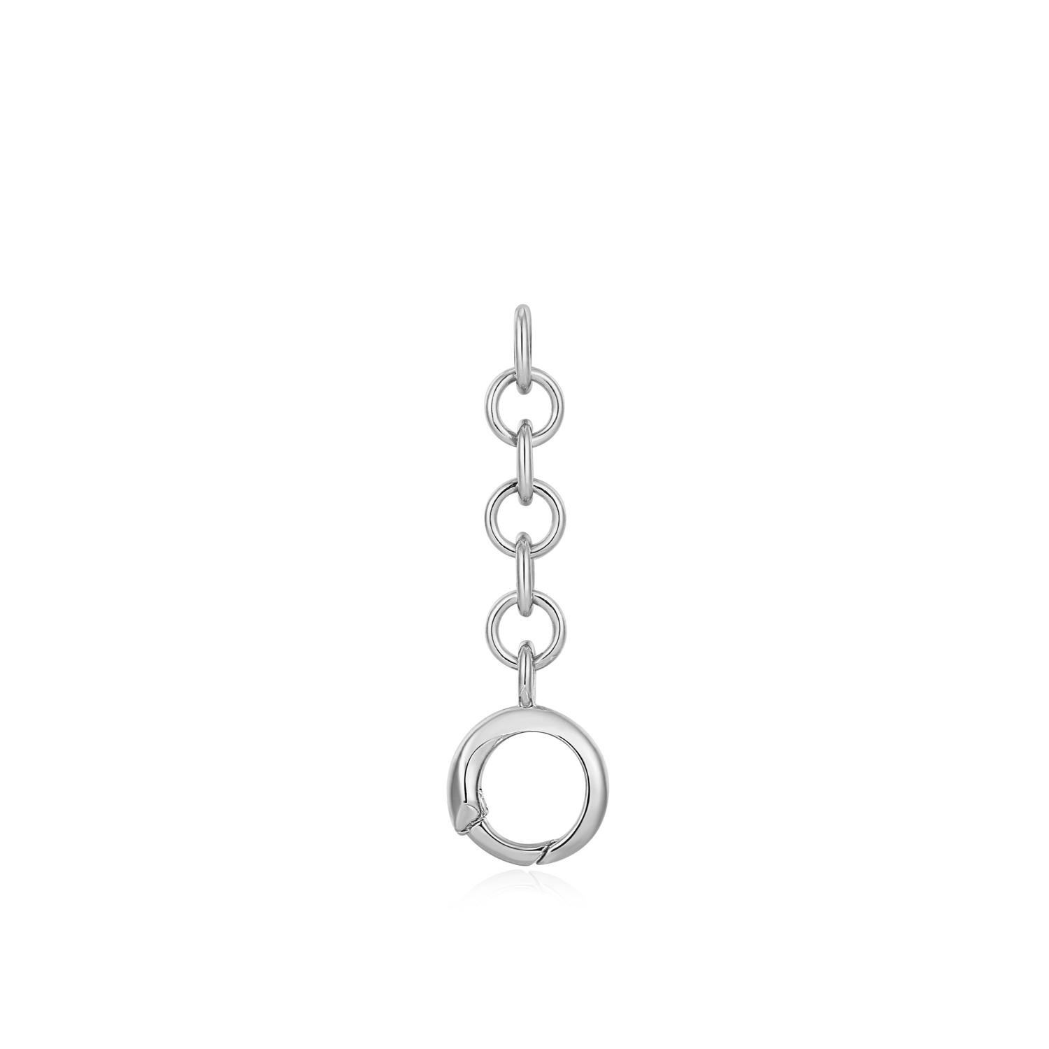 Productbeschrijving 
Voeg bedels toe aan je halskettingen, armbanden of oorbellen met de schakel charm connector. Deze prachtige bedelconnector is gemaakt van 925 sterling zilver met rhodium plating. Bevestig het verbindingsstuk aan een ketting, armband of oorbel naar keuze en klik je bedels erop voor het perfecte persoonlijke detail. Het verbindingsstuk kan ook worden gebruikt om kettingen of armbanden te verlengen en andere schakelkettingen toe te voegen. 

Het Merk
GeÃ¯nspireerd door de laatste fashion trends is Ania Haie het toonaangevende sieradenmerk voor hoogkwalitatieve maar ook betaalbare zilveren sieraden, zonder op de kwaliteit in te leveren. Iedere collectie is gebaseerd op de laatste catwalktrends, waardoor Ania Haie snel tot hÃ©t sieradenmerk voor stijlbewuste consumenten is verkozen. Elk sieraad wordt ontworpen om te combineren met andere sieraden waardoor je je eigen look kunt creÃ«ren. Maar ook zijn Ania Haie sieraden opvallend genoeg om op zichzelf te dragen.

How It All Started
Met een passie voor kwalitatieve sieraden met stijl Ã©n het besef dat de mode bewuste vrouw niet wil inleveren op kwaliteit is Ania Haie geboren. De Ania Haie oprichters zagen later dat de moderne vrouw van vandaag graag sieraden combineert en layered om haar individualiteit te omarmen, de kans werd aangegrepen en de droom werd werkelijkheid.

Volg ons ook op social media
Wil jij op de hoogte blijven van nieuwe collecties, toffe combinaties en de laatste sieraden trends? Hou ons dan ook in de gaten op social media. Daarnaast inspireren wij jou dagelijks met verschillende looks en mix & match combinaties! Deel gerust jouw eigen unieke Ania Haie look door de hashtag #aniahaiexme te gebruiken. Wie weet wordt jouw look gerepost op Ã©Ã©n van onze kanalen!
Je kunt ons volgen op Facebook en Instagram.