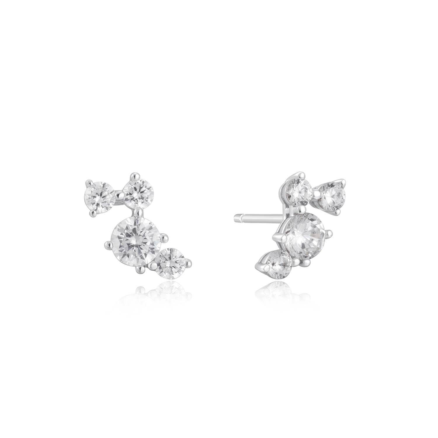 Voeg wat glans toe aan je dagelijkse collectie studs met deze glinsterende studs in sterling zilver. Je kunt met deze oorbellen gemakkelijk de overgang maken van kantoor naar een avondje uit met fonkelende kubieke zirkonia steentjes die niet beknibbelen op de glans.

HET MERK
GeÃ¯nspireerd door de laatste fashion trends is Ania Haie het toonaangevende sieradenmerk voor hoogkwalitatieve maar ook betaalbare zilveren sieraden, zonder op de kwaliteit in te leveren. Iedere collectie is gebaseerd op de laatste catwalktrends, waardoor Ania Haie snel tot hÃ©t sieradenmerk voor stijlbewuste consumenten is verkozen. Elk sieraad wordt ontworpen om te combineren met andere sieraden waardoor je je eigen look kunt creÃ«ren. Maar ook zijn Ania Haie sieraden opvallend genoeg om op zichzelf te dragen.

SPECIFICATIES
- Ania Haie
- Oorbellen
- 925 zilver met gold/ rhodium plating
- Lengte 10,5mm
- AH E058-09H