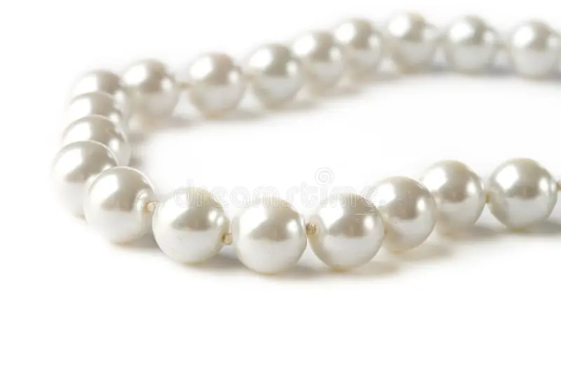 witte zoetwaterparelsnoer 8 mm met gouden ribbelslot