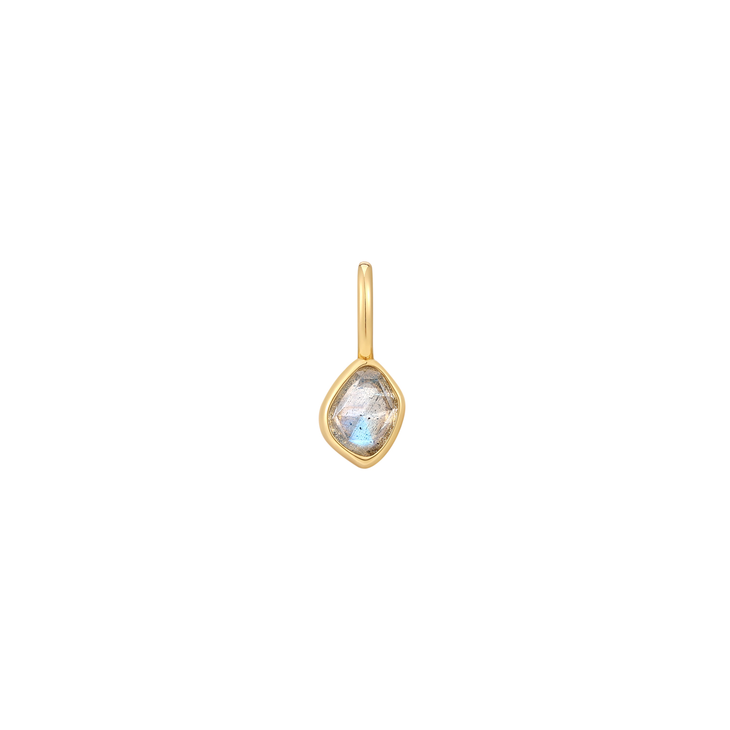 Productbeschrijving 
Geef je ketting een upgrade met deze mooie bedel met edelsteen. De bedel bevat een verbluffende labradoriet en is gemaakt van 925 sterling zilver met 14 karaat gouden plating. Bevestig je bedel eenvoudig aan een kettng, armband of connector.

Het Merk
GeÃ¯nspireerd door de laatste fashion trends is Ania Haie het toonaangevende sieradenmerk voor hoogkwalitatieve maar ook betaalbare zilveren sieraden, zonder op de kwaliteit in te leveren. Iedere collectie is gebaseerd op de laatste catwalktrends, waardoor Ania Haie snel tot hÃ©t sieradenmerk voor stijlbewuste consumenten is verkozen. Elk sieraad wordt ontworpen om te combineren met andere sieraden waardoor je je eigen look kunt creÃ«ren. Maar ook zijn Ania Haie sieraden opvallend genoeg om op zichzelf te dragen.

How It All Started
Met een passie voor kwalitatieve sieraden met stijl Ã©n het besef dat de mode bewuste vrouw niet wil inleveren op kwaliteit is Ania Haie geboren. De Ania Haie oprichters zagen later dat de moderne vrouw van vandaag graag sieraden combineert en layered om haar individualiteit te omarmen, de kans werd aangegrepen en de droom werd werkelijkheid.

Volg ons ook op social media
Wil jij op de hoogte blijven van nieuwe collecties, toffe combinaties en de laatste sieraden trends? Hou ons dan ook in de gaten op social media. Daarnaast inspireren wij jou dagelijks met verschillende looks en mix & match combinaties! Deel gerust jouw eigen unieke Ania Haie look door de hashtag #aniahaiexme te gebruiken. Wie weet wordt jouw look gerepost op Ã©Ã©n van onze kanalen!
Je kunt ons volgen op Facebook en Instagram.