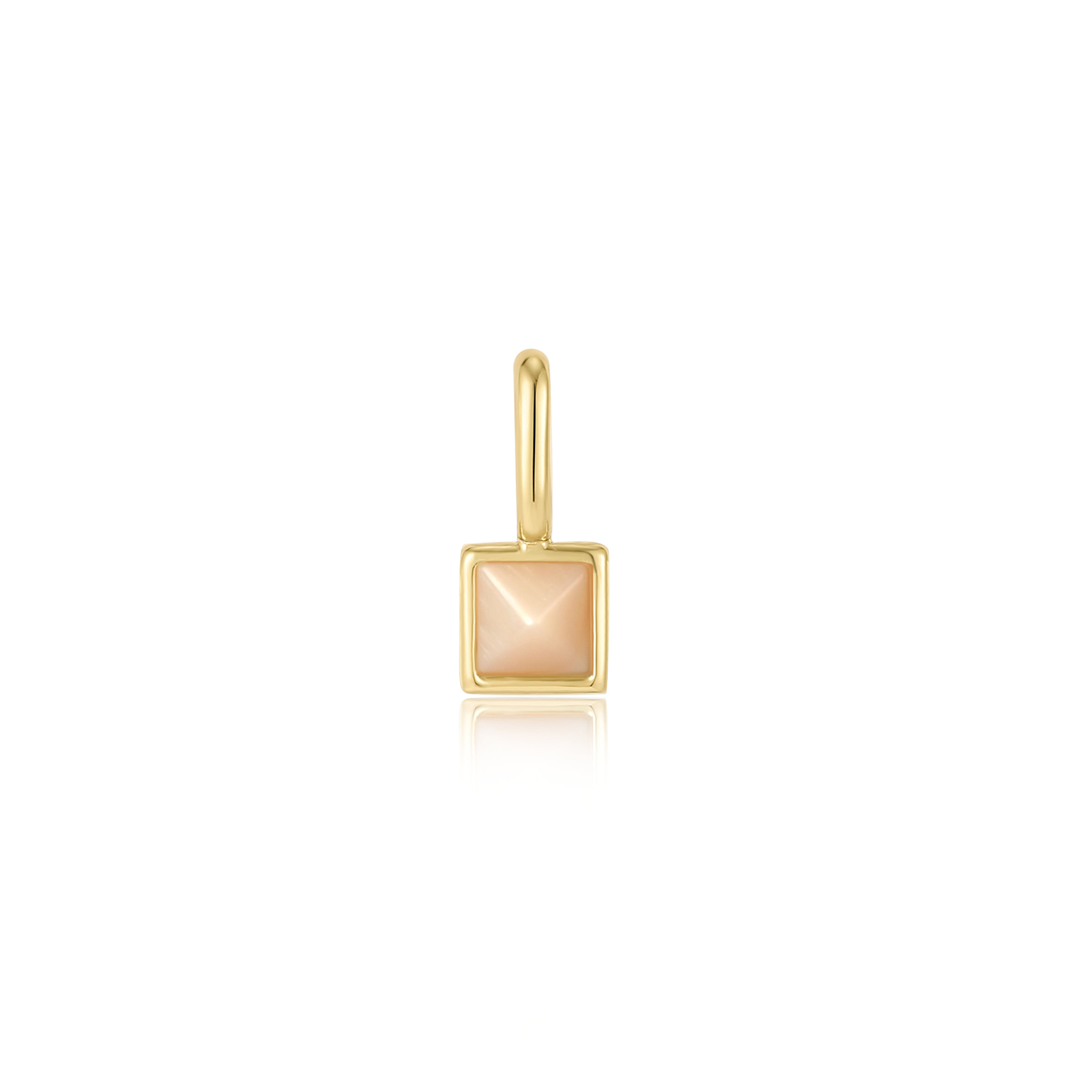 Kies voor elegante eenvoud dit seizoen met deze parelmoeren ketting en armband charm. Deze bedel is gemaakt van sterling zilver verguld met 14 karaat goud en heeft een dimensionale parelmoeren middensteen. Bevestig de bedel aan een Pop Charms ketting of armband voor een eigen look. 

HET MERK
GeÃ¯nspireerd door de laatste fashion trends is Ania Haie het toonaangevende sieradenmerk voor hoogkwalitatieve maar ook betaalbare zilveren sieraden, zonder op de kwaliteit in te leveren. Iedere collectie is gebaseerd op de laatste catwalktrends, waardoor Ania Haie snel tot hÃ©t sieradenmerk voor stijlbewuste consumenten is verkozen. Elk sieraad wordt ontworpen om te combineren met andere sieraden waardoor je je eigen look kunt creÃ«ren. Maar ook zijn Ania Haie sieraden opvallend genoeg om op zichzelf te dragen.

SPECIFICATIES
- Ania Haie
- Pop Charms
- 925 zilver GP
- MOP
- AH NC055-02G