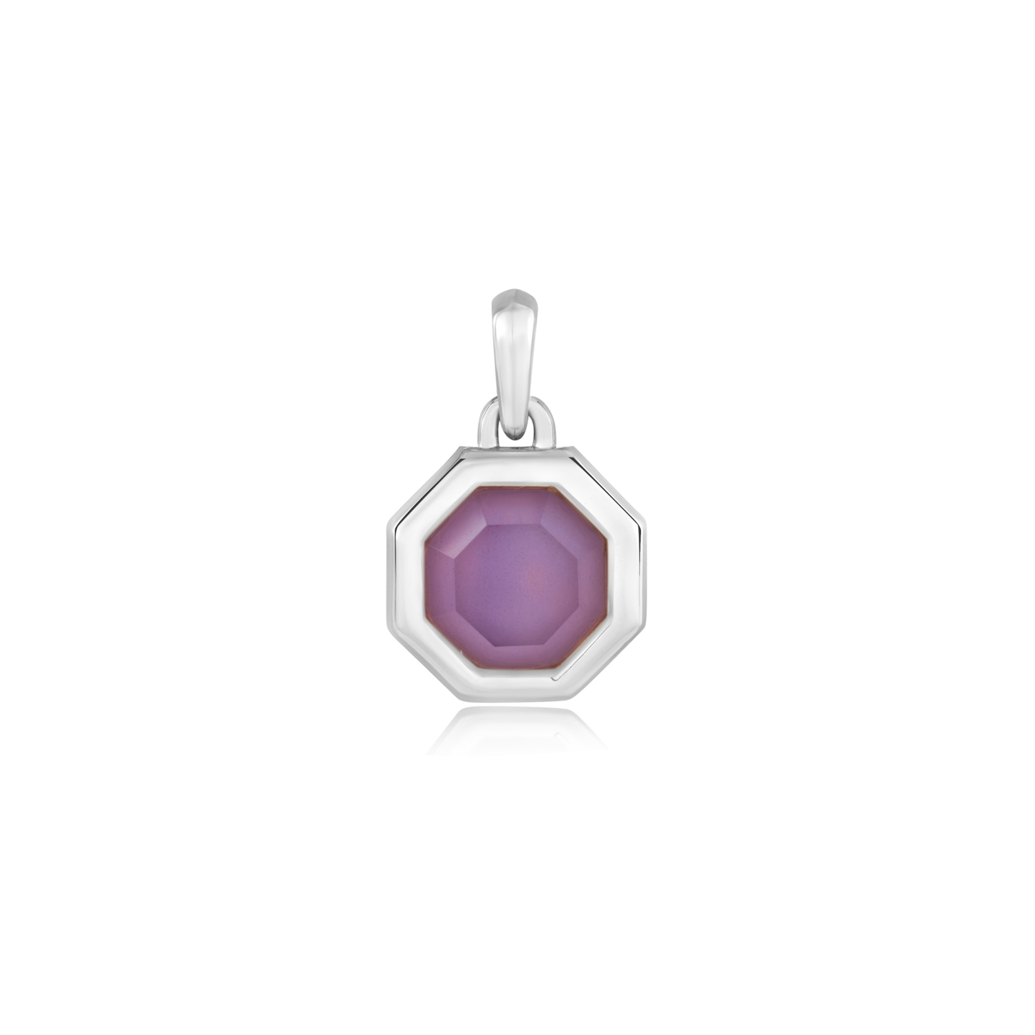 Omarm een opvallende kleur met deze opvallende lila kwarts charm in een unieke achthoekige vorm. Gemaakt van gerhodineerd sterling zilver en afgewerkt met deze opvallende, kleurrijke steen, is het de perfecte manier om wat trendy kleur toe te voegen aan je sieraden collectie voor het nieuwe seizoen. Hang hem aan een Pop Charm ketting of armband en combineer hem met andere must-have kettingen.

HET MERK
GeÃ¯nspireerd door de laatste fashion trends is Ania Haie het toonaangevende sieradenmerk voor hoogkwalitatieve maar ook betaalbare zilveren sieraden, zonder op de kwaliteit in te leveren. Iedere collectie is gebaseerd op de laatste catwalktrends, waardoor Ania Haie snel tot hÃ©t sieradenmerk voor stijlbewuste consumenten is verkozen. Elk sieraad wordt ontworpen om te combineren met andere sieraden waardoor je je eigen look kunt creÃ«ren. Maar ook zijn Ania Haie sieraden opvallend genoeg om op zichzelf te dragen.

SPECIFICATIES
- Ania Haie
- Pop Charms
- 925 zilver 
- Quartz
- AH NC055-03H