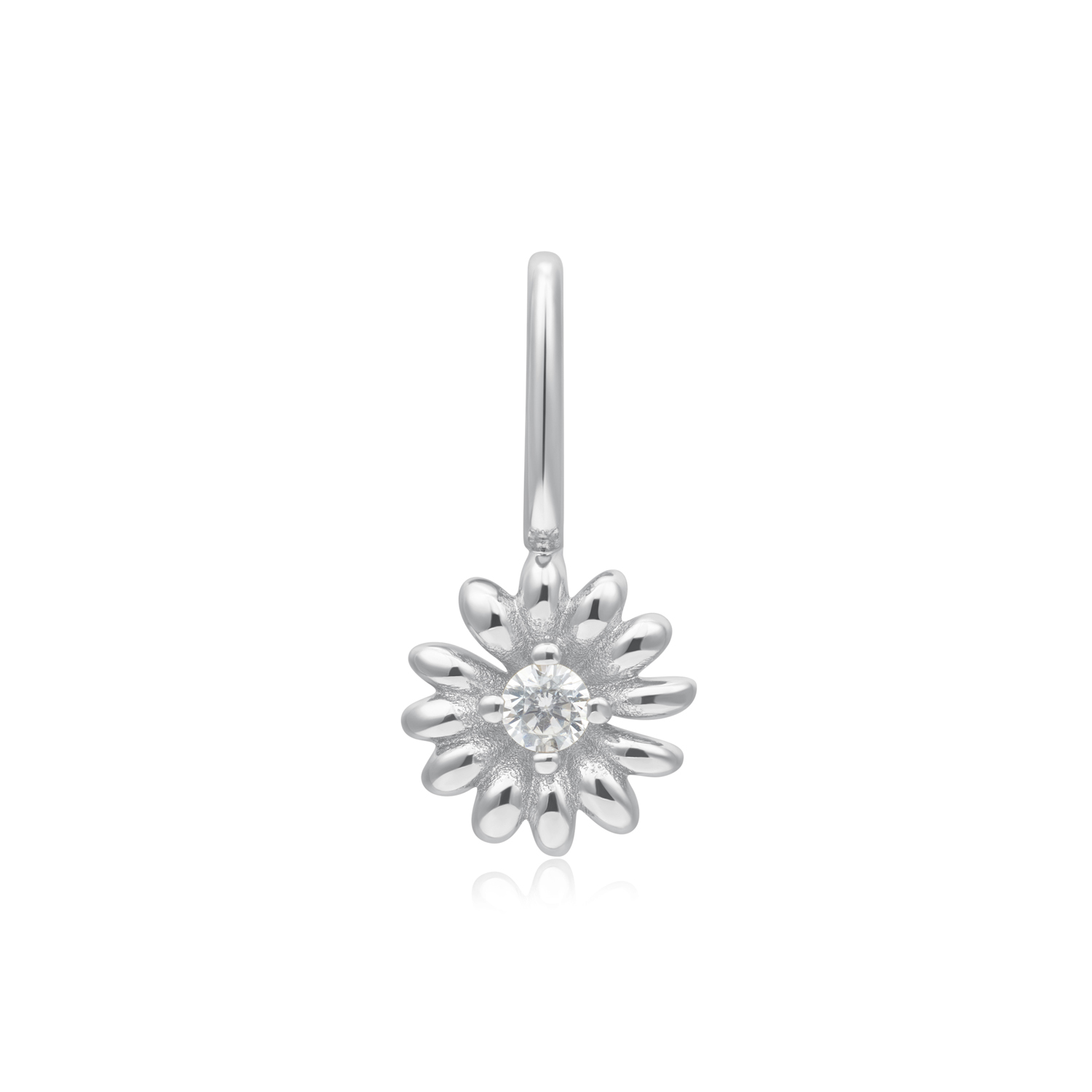 Voeg een bloemig detail toe aan je sieraden met deze ingewikkeld bewerkte margriet charm. Deze bedel is gemaakt van gerhodineerd sterling zilver en compleet met een fonkelende zirkonia steen. De bloem bedel heeft een eenvoudig lusontwerp en kun je aan elke ketting of armband uit de Pop Charms-collectie schuiven.

HET MERK
GeÃ¯nspireerd door de laatste fashion trends is Ania Haie het toonaangevende sieradenmerk voor hoogkwalitatieve maar ook betaalbare zilveren sieraden, zonder op de kwaliteit in te leveren. Iedere collectie is gebaseerd op de laatste catwalktrends, waardoor Ania Haie snel tot hÃ©t sieradenmerk voor stijlbewuste consumenten is verkozen. Elk sieraad wordt ontworpen om te combineren met andere sieraden waardoor je je eigen look kunt creÃ«ren. Maar ook zijn Ania Haie sieraden opvallend genoeg om op zichzelf te dragen.

SPECIFICATIES
- Ania Haie
- Pop Charms
- 925 zilver 
- Daisy
- AH NC055-11H