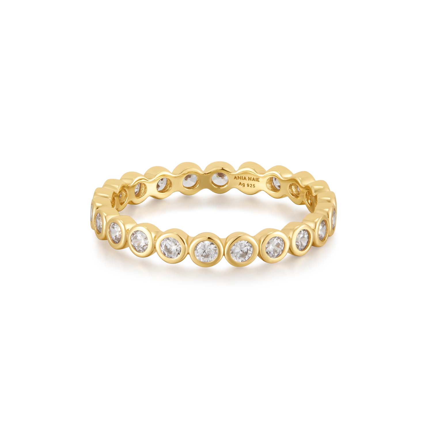 De ring is ontworpen om onmisbaar te zijn in je garderobe en heeft een band van kubieke zirkonia's in 14kt verguld sterlingzilver. Hij ziet er schitterend uit, alleen gedragen of gestapeld met die van jou, moeiteloos passend bij je dagelijkse kleding.

HET MERK
GeÃ¯nspireerd door de laatste fashion trends is Ania Haie het toonaangevende sieradenmerk voor hoogkwalitatieve maar ook betaalbare zilveren sieraden, zonder op de kwaliteit in te leveren. Iedere collectie is gebaseerd op de laatste catwalktrends, waardoor Ania Haie snel tot hÃ©t sieradenmerk voor stijlbewuste consumenten is verkozen. Elk sieraad wordt ontworpen om te combineren met andere sieraden waardoor je je eigen look kunt creÃ«ren. Maar ook zijn Ania Haie sieraden opvallend genoeg om op zichzelf te dragen.

SPECIFICATIES
- Ania Haie
- Ring
- 925 zilver met gold/ rhodium plating
- Maat 58
- AH R058-03G