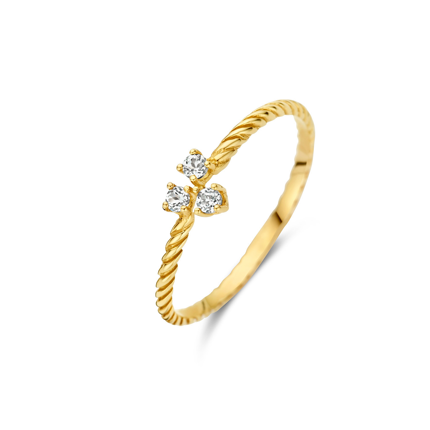 Triangle White Topaz Ring
Three of a kind met deze 14K gouden Triangle White Topaz Ring. De fijne ring heeft aan de bovenkant 3 zetkastjes in de vorm van een driehoek aan elkaar gesoldeerd met daarin een witte topaas steen. De kleurstenen geven een chique uiterlijk. Mooi te combineren met de andere sieraden van Jackie voor een trendy look!

Treasures of London
Londen is de stad van biscuits and tea, rode dubbeldekkers en telefooncellen, zwarte taxi’s en natuurlijk de iconische bezienswaardigheden zoals Big Ben, Tower Bridge en Buckingham Palace. De bruisende metropool aan de oevers van de Theems is de inspiratie geweest voor Jackie’s nieuwste 14 karaat gouden sieradencollectie. Tijdens haar reis naar London heeft Jackie genoten van geschiedenis, cultuur en tradities. Dit vind je terug in de nieuwe collectie ‘Treasures of London’! 

Specificaties
- Ring maat 56
- Materiaal: 14 Karaat - Geelgoud - 585
- Fantasie vorm 1mm
- White Topaz
- Artikelnummer: JKR23.361