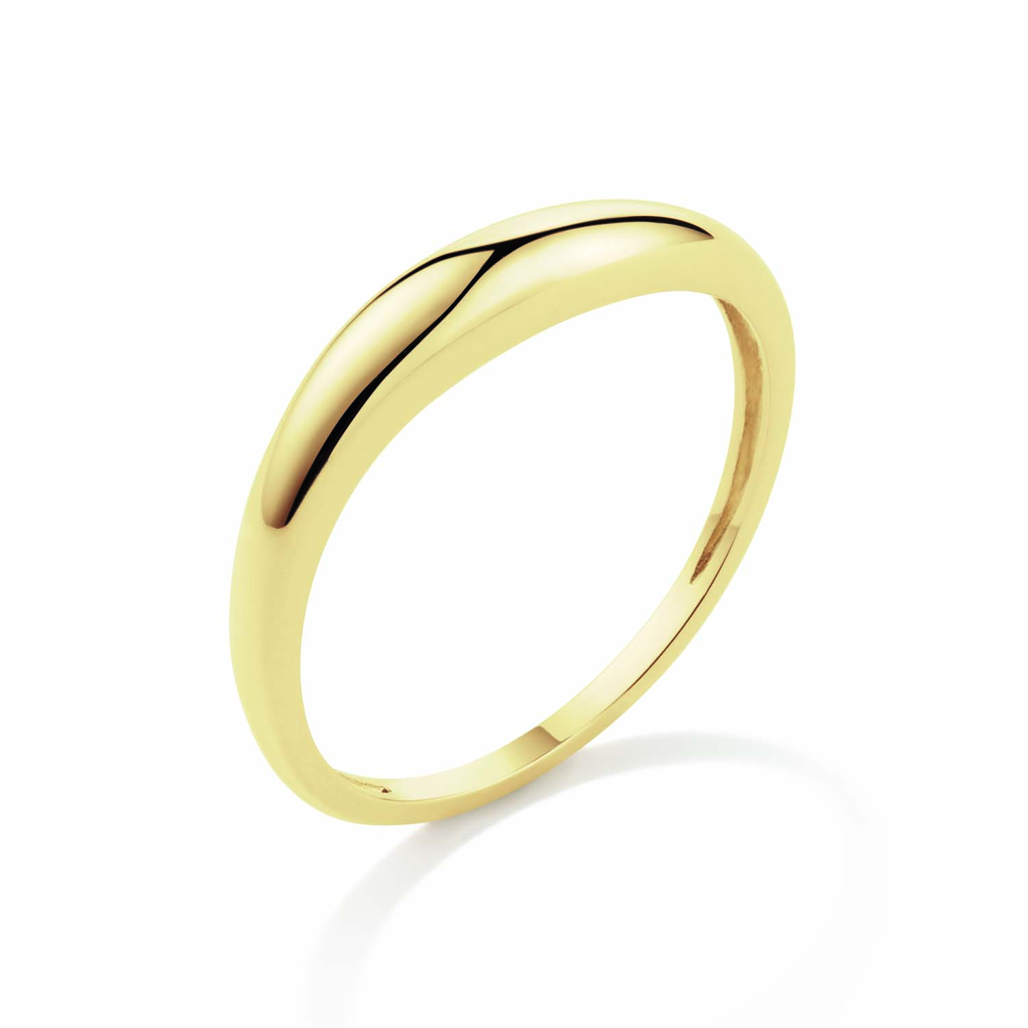 Deze ring heeft een organische vorm, vanwege het vele water in Venetië

Venetian Diary Als je aan een betoverende stad denkt, waar je kunt verdwalen in smalle straatjes en waar gondels je meenemen langs de mooiste gebouwen en architectuur. Waar op iedere hoek iemand spontaan in een serenade kan uitbarsten. Aan welke stad denk je dan? Juist, het Italiaanse Venetië. Mysterieus, betoverend en romantisch. Een stad met elegante grachten, prachtige pleinen en kleurrijke mensen. Een stad waar ik mijn hart aan heb verloren. 

Het merk
Jackie is hét 14 karaat gouden on trend sieradenmerk. De collecties zijn geïnspireerd op de reizen die ik maak, van stedentrips tot exotische oorden. Elk gouden sieraad is helemaal van nu, handgemaakt door Europese goudsmeden en vervaardigd van overwegend gerecycled goud met echte edelstenen en zoetwaterparels. Elke collectie is dan ook met veel liefde en passie samengesteld. Mijn Jackie sieraden zijn de perfecte finishing touch voor iedere outfit!

Specificaties
- Ring
- Materiaal: 14 Karaat - Geelgoud - 585
- Bol 
- Maat 50