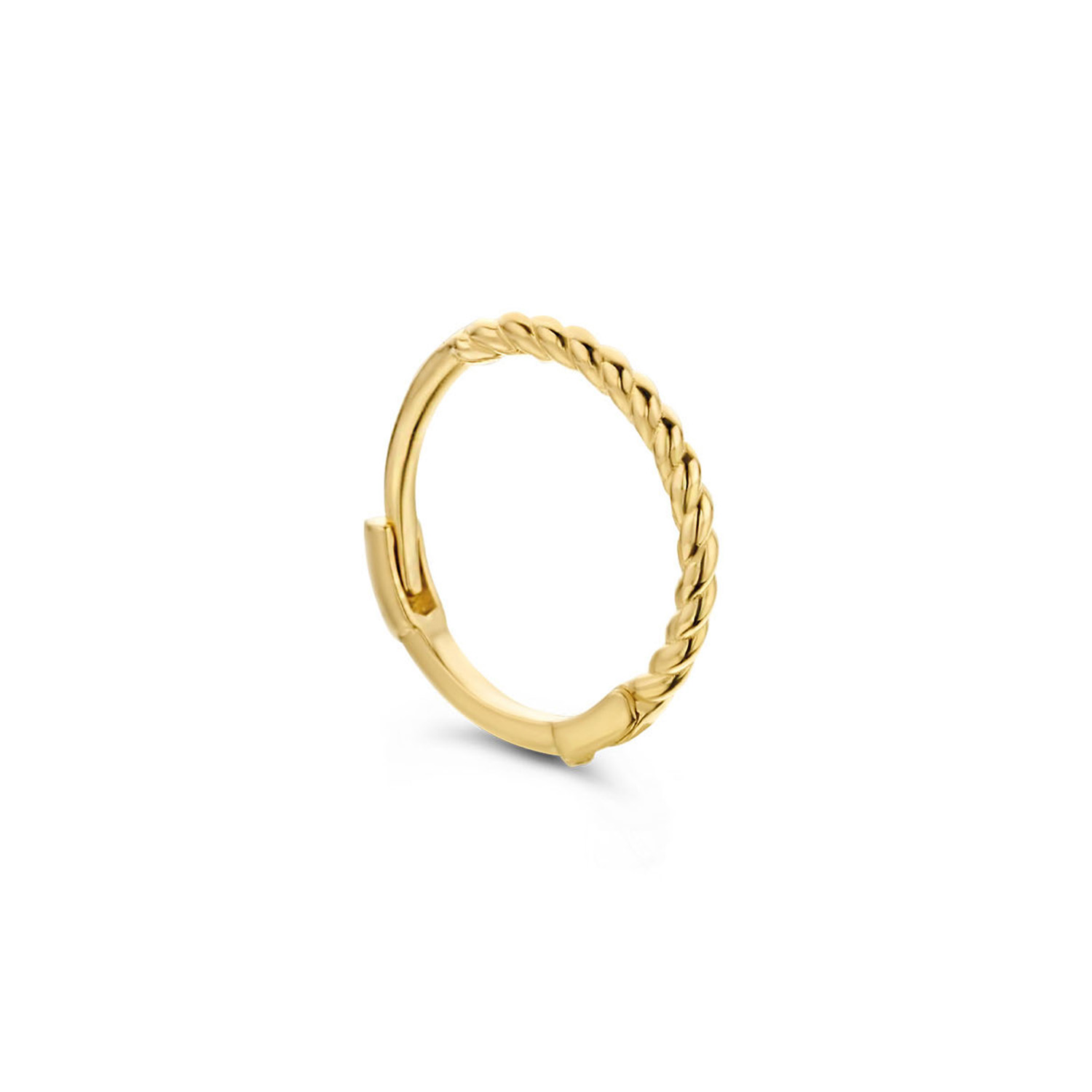 Hidden Gems of the Rivièra
Elke creatie in de Hidden Gems of the Rivièra collectie is een ode aan de onmiskenbare charme van de Rivièra. Handgemaakt van 14 karaat goud en verrijkt met echte edelstenen. De sieraden brengen de magische sfeer van de Côte d'Azur tot leven in jouw look! 

Het merk 
Jackie is hét 14 karaat gouden on trend sieradenmerk. De collecties zijn geïnspireerd op de reizen die ik maak, van stedentrips tot exotische oorden. Elk gouden sieraad is helemaal van nu, handgemaakt door Europese goudsmeden en vervaardigd van overwegend gerecycled goud met echte edelstenen en zoetwaterparels. Elke collectie is dan ook met veel liefde en passie samengesteld. Mijn Jackie sieraden zijn de perfecte finishing touch voor iedere outfit!

Specificaties
- Hoop
- Materiaal: 14 Karaat - Geelgoud - 585
- Twist Single Hoop
- Totale lengte: 6mm