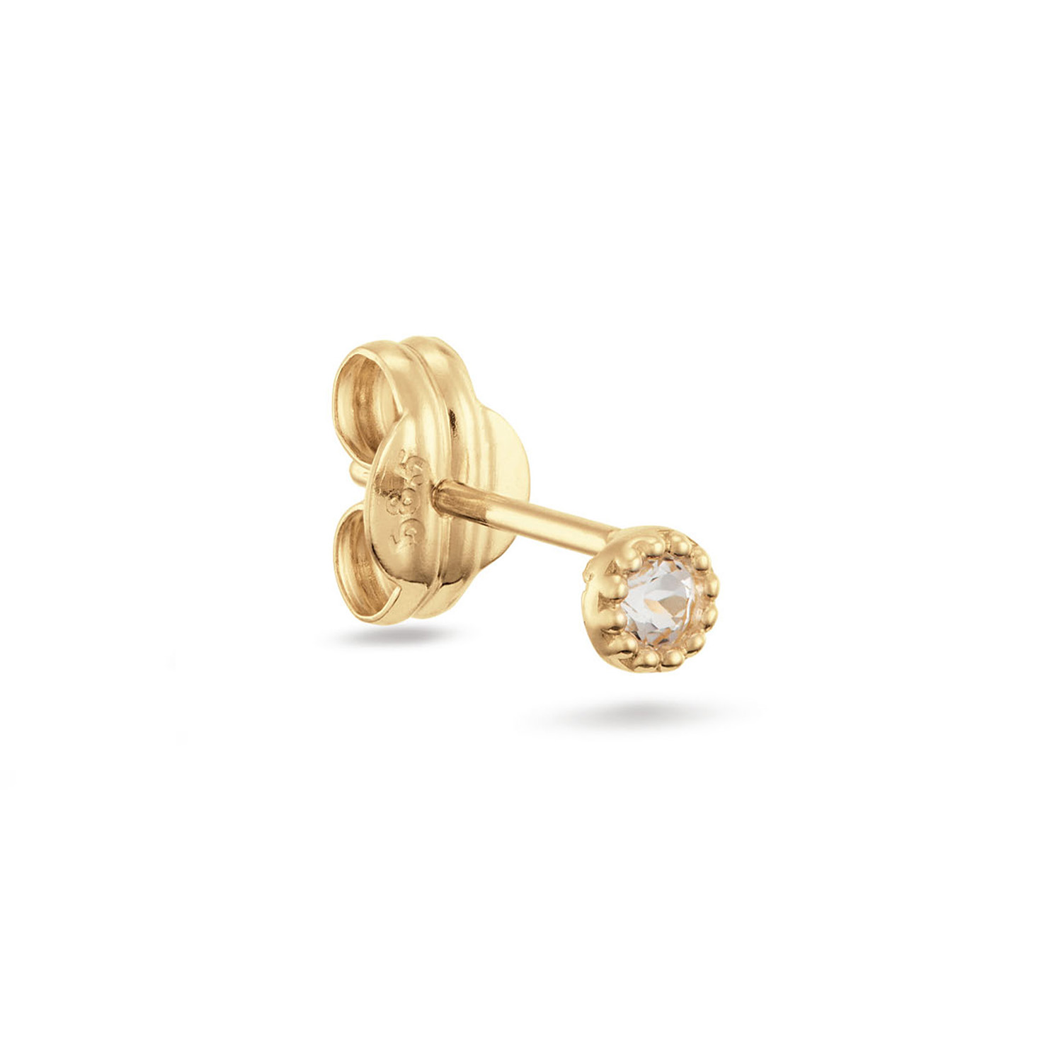 Zacht en stijlvol – deze 14k gouden oorbellen passen overal bij! Vervaardigd met vakmanschap en ontworpen voor dames die van tijdloze elegantie houden. Hiddgen Gems of the Rivièra Elke creatie in de Hidden Gems of the Rivièra collectie is een ode aan de onmiskenbare charme van de Rivièra. Handgemaakt van 14 karaat goud en verrijkt met echte edelstenen, De sieraden brengen de magische sfeer van de Côte d'Azur tot leven in jouw look! Het merk Jackie is hét 14 karaat gouden on trend sieradenmerk. De collecties zijn geïnspireerd op de reizen die ik maak, van stedentrips tot exotische oorden. Elk gouden sieraad is helemaal van nu, handgemaakt door Europese goudsmeden en vervaardigd van overwegend gerecycled goud met echte edelstenen en zoetwaterparels. Elke collectie is dan ook met veel liefde en passie samengesteld. Mijn Jackie sieraden zijn de perfecte finishing touch voor iedere outfit! Specificaties - Stud - Materiaal: 14 Karaat - Geelgoud - 585 - Grimaldi Blue Topaz Single Stud- Totale lengte: 3mm