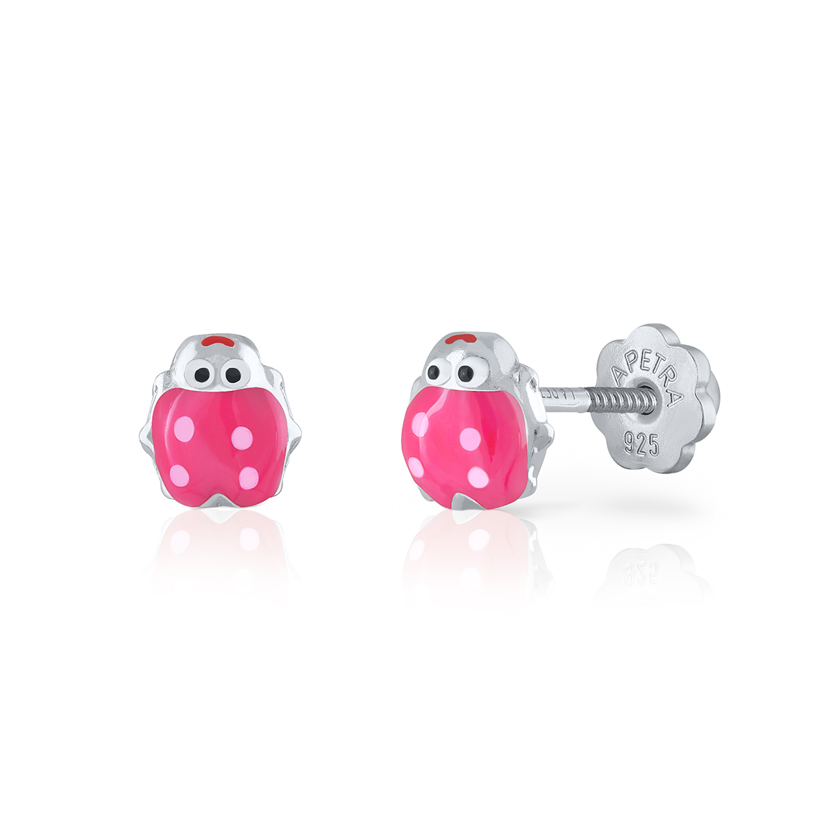 Deze schattige oorknopjes met lieveheersbeestjes zijn gemaakt van 925 sterling zilver met emaille. Wist jij dat een lieveheersbeestje een ware snelheidsduivel is? Hij beweegt zijn vleugels zo’n 85 keer per seconde en kan maar liefst een snelheid van 60 km per uur halen!

Lapetra kindersieraden
Lapetra is het nieuwste handgemaakte, zilver gerhodineerde sieradenmerk voor jonge meiden. De opvallende oorknopjes met unieke designs zijn voorzien van een schroefsluiting; deze draait stevig vast. Hierdoor verliezen ze de oorknopjes niet en kunnen ze deze zelfs comfortabel inhouden bij het slapen. Bij alle sieraden ontvang je een metalen blikje: een feestje om te geven én te krijgen!

Specificaties
  - LPLB0007
  - Oorknopjes
  - 925 sterling zilver
  - Afmeting: 0,4 x 0,5 cm