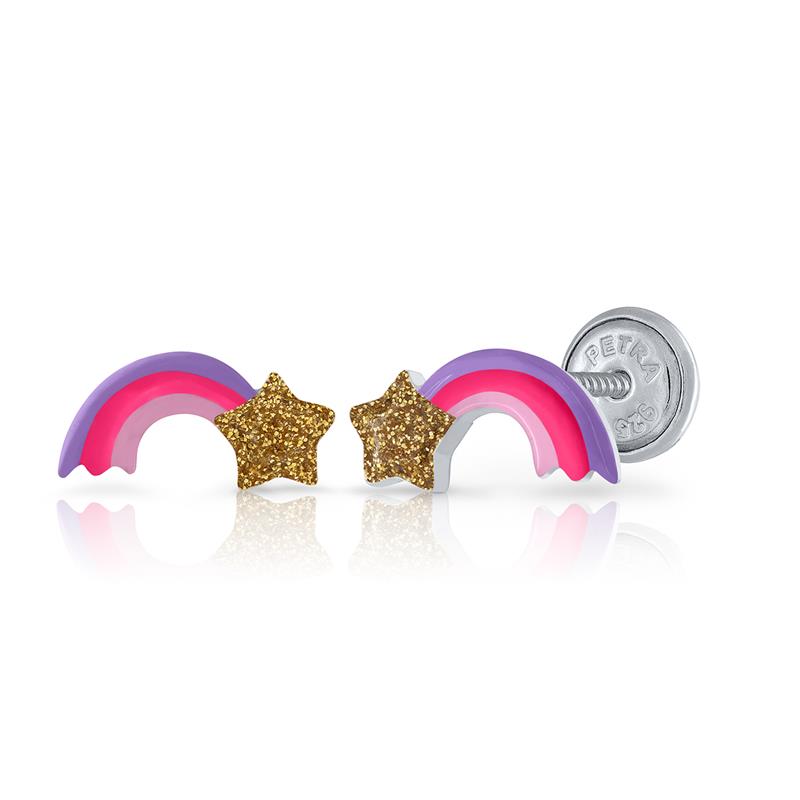 Is het een regenboog of vallende ster? Met deze oorknopjes van Lapetra mag je zeker een wens doen! De oorknopjes zijn gemaakt van 925 sterling zilver en hebben een handige schroefsluiting. Hierdoor kan je ze zelfs met slapen inhouden. Super handig!

Lapetra kindersieraden
Lapetra is het nieuwste handgemaakte, zilver gerhodineerde sieradenmerk voor jonge meiden. De opvallende oorknopjes met unieke designs zijn voorzien van een schroefsluiting; deze draait stevig vast. Hierdoor verliezen ze de oorknopjes niet en kunnen ze deze zelfs comfortabel inhouden bij het slapen. Bij alle sieraden ontvang je een metalen blikje: een feestje om te geven én te krijgen!

Specificaties
  - LPOS0030
  - oorknopjes
  - 925 sterling zilver
  - Afmeting: 0,5 x 0,8 cm