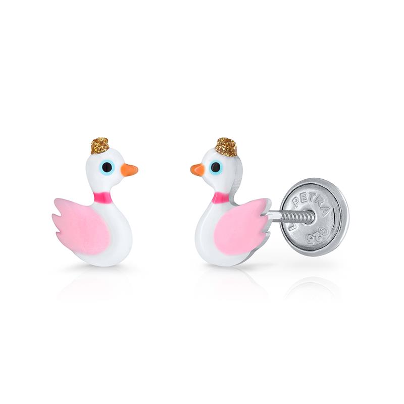 Deze sierlijke zwanen met hun roze veren zullen prachtig staan in je oren! De oorknopjes van Lapetra zijn gemaakt van 925 sterling zilver en bestaan uit emaille. Wist jij trouwens dat zwanen mensen kunnen herkennen? Ze weten dus precies of iemand wel of niet lief is voor ze.