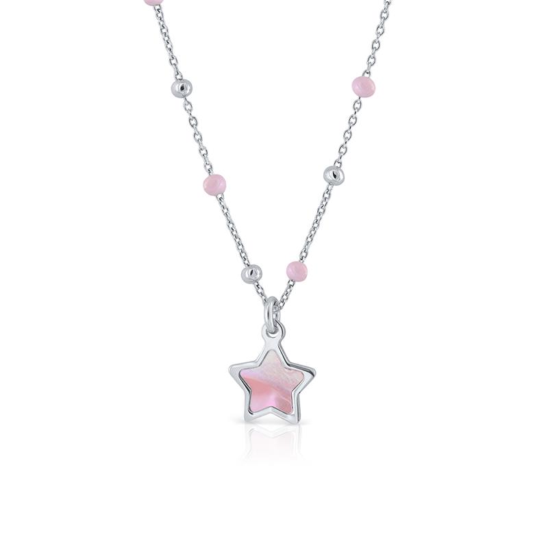 Deze ketting van Lapetra is super leuk te combineren met de bijpassende armband! De ketting is gemaakt van 925 sterling zilver en heeft een hanger met ster. Wordt hij binnenkort van jou?

Lapetra kindersieraden
Lapetra is het nieuwste handgemaakte, zilver gerhodineerde sieradenmerk voor jonge meiden. De opvallende oorknopjes met unieke designs zijn voorzien van een schroefsluiting; deze draait stevig vast. Hierdoor verliezen ze de oorknopjes niet en kunnen ze deze zelfs comfortabel inhouden bij het slapen. Bij alle sieraden ontvang je een metalen blikje: een feestje om te geven én te krijgen!

Specificaties
  - LPPC0022
  - Ketting
  - 925 sterling zilver
  - Lengte verstelbaar: 34 - 37 cm