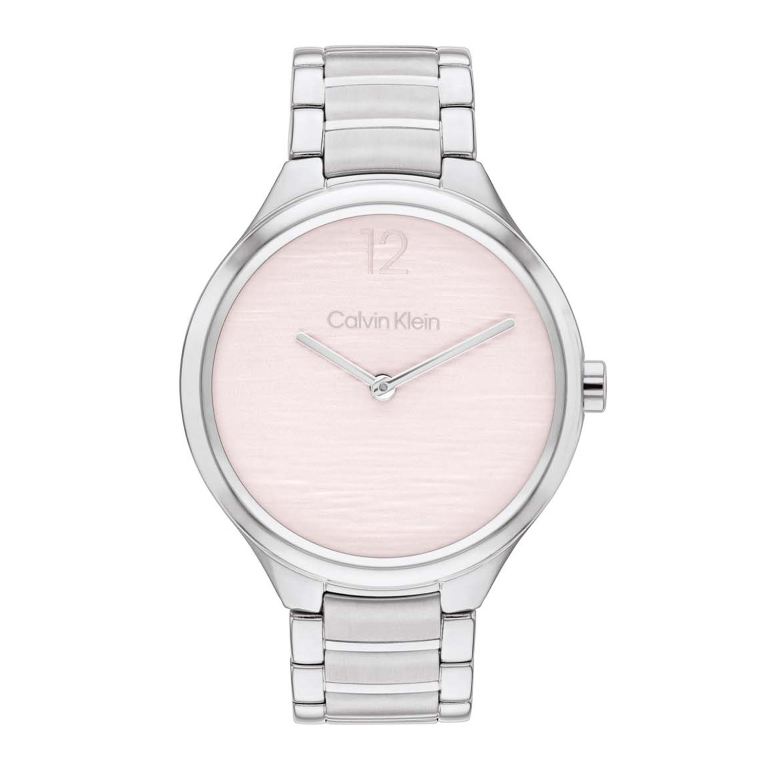 Calvin Klein CK25100047 Dames Staal Horloge 38mm 
Dit Calvin Klein dameshorloge met nr CK25100047 is een chique ontwerp. De stijlvolle zilverkleurige ronde stalen kast heeft een bolle gladde rand en een geschuurde blush wijzerplaat met enkel de 12 en de merknaam. Sierlijk is de zilverkleurige bolle schakelband aan het horloge bevestigd. Het dameshorloge heeft een mineraalglas, een doorsnee van 38mm en is 3ATM.

OVER CALVIN KLEIN
Calvin Klein is een wereldwijd lifestylemerk dat gewaagde, vooruitstrevende idealen en een verleidelijke, vaak minimalistische, esthetiek nastreeft. Calvin Klein werd groot in de jaren 70 door haar mode- en merkjeans collecties. In de jaren 80 lanceerde Calvin Klein haar spraakmakende ondergoed dat uitdrukkelijk van logo ’s voorzien was. Vanwege het grote succes is het merk ook succesvol uitgerold in Accessoires, Parfums, Home, Brillen, Golf, Horloges en Sieraden.
Sinds de oprichting in 1968 door Calvin Klein, heeft het merk haar reputatie opgebouwd als leider in de Amerikaanse mode, dankzij een cleane esthetiek en innovatieve ontwerpen. Calvin Klein wil haar publiek verleiden en inspireren door middel van provocerende beelden en opvallende ontwerpen die prikkelen. 

SPECIFICATIES:
- Mineraalglas
- Zilverkleurige stalen kast
- Roze sunray wijzerplaat 
- Zilverkleurige schakelband
- Ronde kastvorm, Ø 38mm
- 3ATM