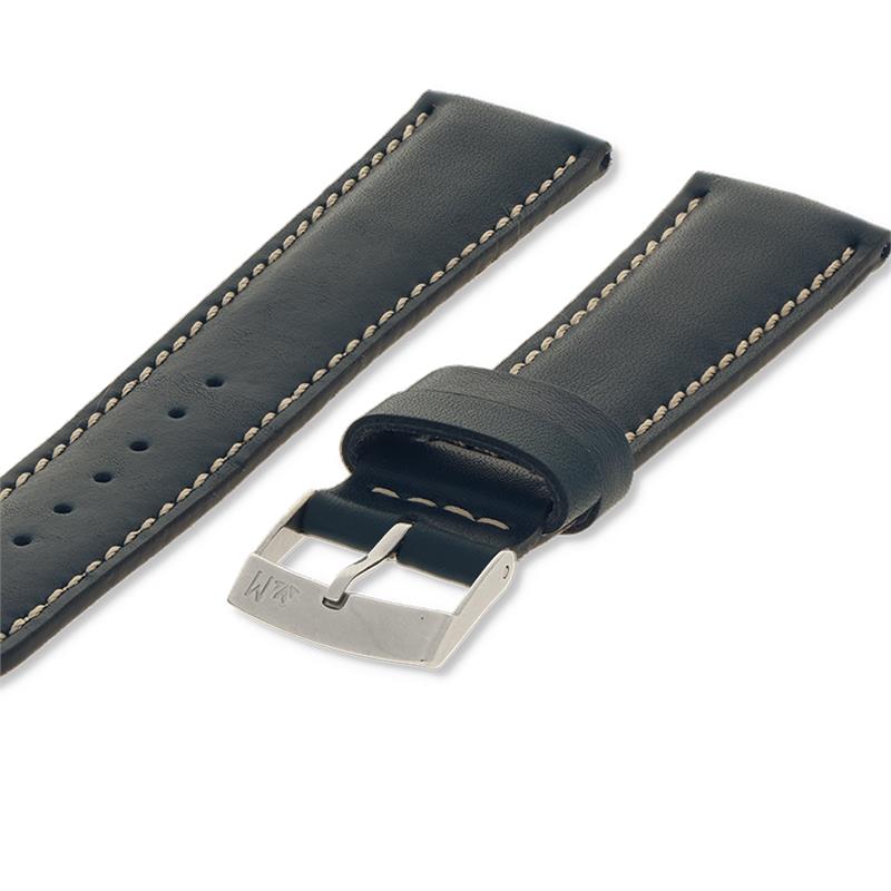 Deze stijlvolle Morellato Horlogeband Rodius Glad is gemaakt van hoogwaardig gestikt blauw leer en past perfect bij horloges met een kastmaat van 20mm. De band heeft een klassieke uitstraling en is eenvoudig te bevestigen aan jouw horloge. Draag deze band met trots om jouw pols voor een extra touch aan jouw outfit. Maak jouw horloge compleet met deze prachtige band!