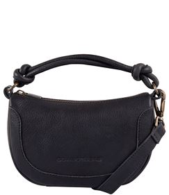 De Cowboysbag Crossbody small Fredonia in het zwart biedt stijlvolle functionaliteit. Het is een compacte crossbodytas, ideaal voor dagelijks gebruik. Perfect om essentials georganiseerd en binnen handbereik te houden. Draag hem schuin over het lichaam voor een casual en comfortabele look. Deze tas voegt een trendy touch toe aan elke outfit en is een must-have voor elke garderobe.
