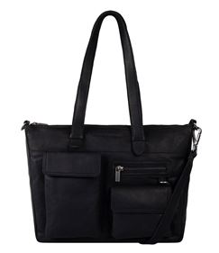 De Cowboysbag Shopper Grenada in zwart, is een stijlvolle schoudertas. Ideaal voor dagelijks gebruik met voldoende ruimte voor persoonlijke spullen. Draag comfortabel over de schouder voor een casual en trendy look. Perfect voor werk of vrije tijd, en eenvoudig te combineren met verschillende outfits voor een moeiteloze, modieuze uitstraling.