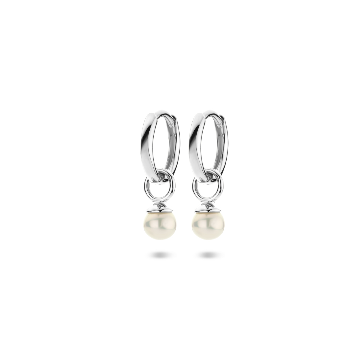 Gerhodineerd 925 zilveren klapoorringen met een totale hoogte van 18mm.