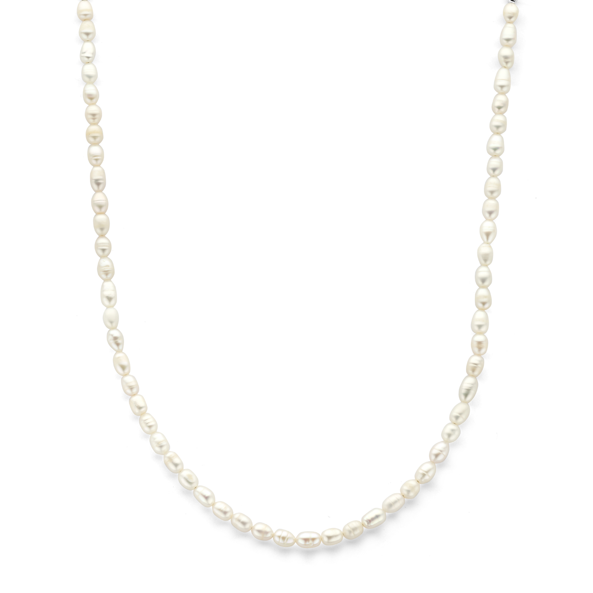 Gerhodineerd 925 zilveren collier uitgevoerd met parels. Het collier heeft een draaglengte van 42cm met 5cm extensie. Uitgevoerd met karabijnsluiting.