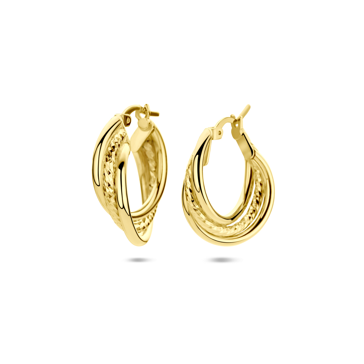 Verguld 925 zilveren oorringen met een afmeting van 23,5x6mm. Geen garantie op de plating.