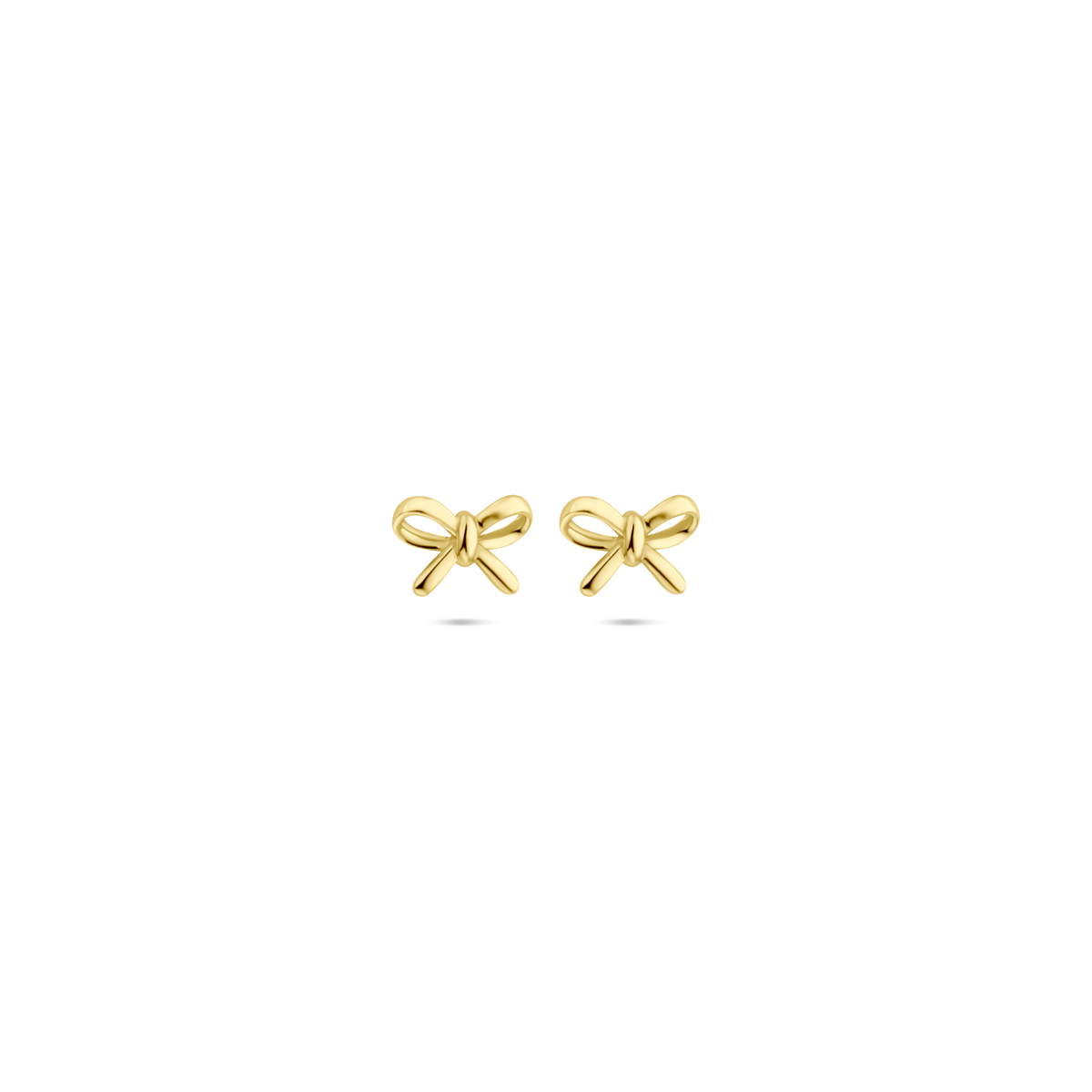 14k geelgouden oorknoppen uitgevoerd in de vorm van een strik met de afmeting van 4.5x6.5mm.
