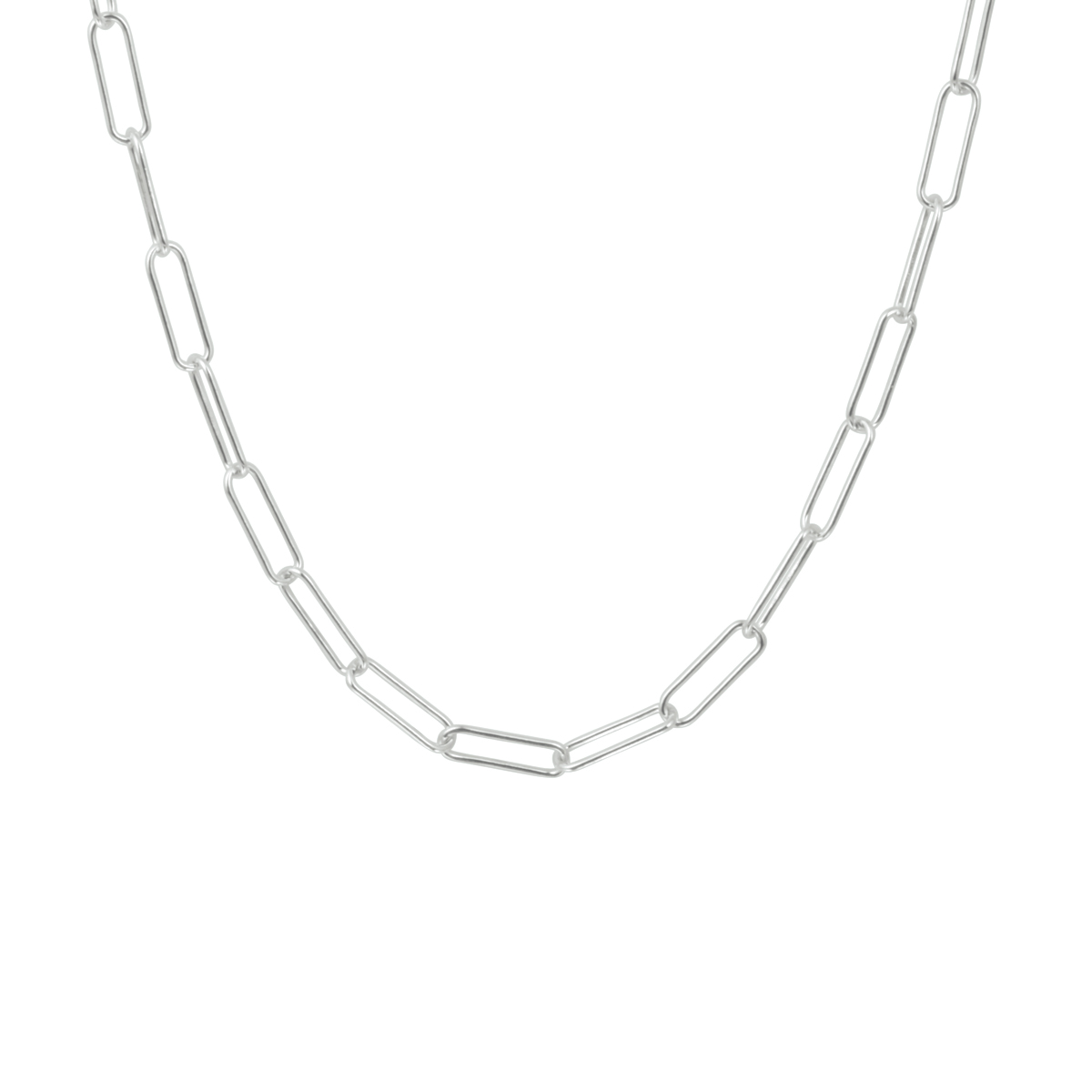 Gerhodineerd 925 zilveren paperclip collier met een schakelbreedte van 3.5mm. Het collier heeft een draaglengte van 45cm en een stevige karabijn sluiting.