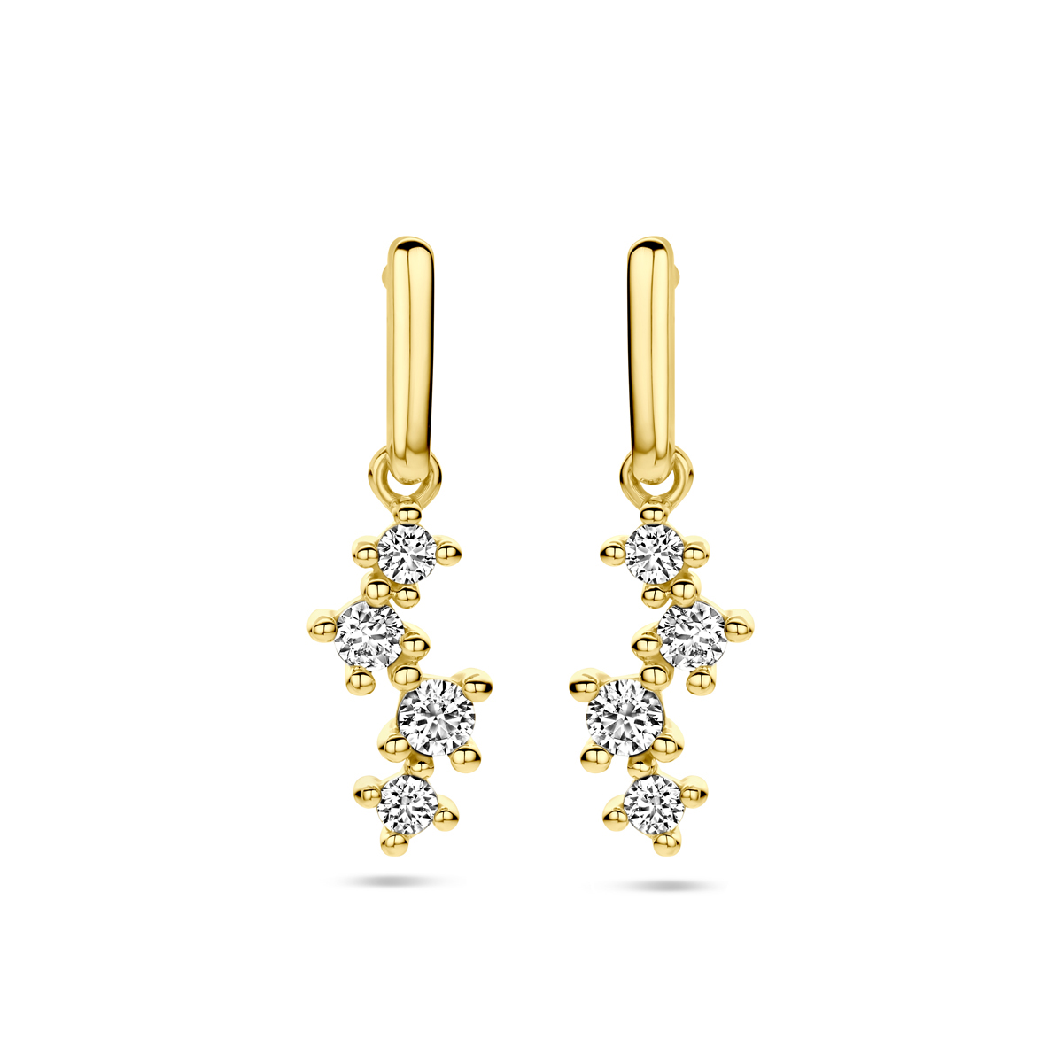 14k Geelgouden oorhangers uitgevoerd met zirkonia. De oorhangers hebben een totale hoogte van 18.5mm.