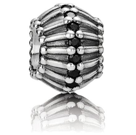 Streepkraal met zwart zirconia