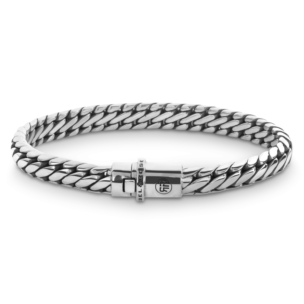 De Rebel & Rose Armband Apollo Eight L, model RR-BR039-S-L, is een stijlvolle zilveren armband. Met een gewicht van 40,35 g en een breedte van 7,8 mm, biedt het een robuuste uitstraling. Perfect om dagelijks te dragen of bij speciale gelegenheden. Combineer met andere sieraden voor een gelaagde look. Ideaal voor polsen van 190 mm.