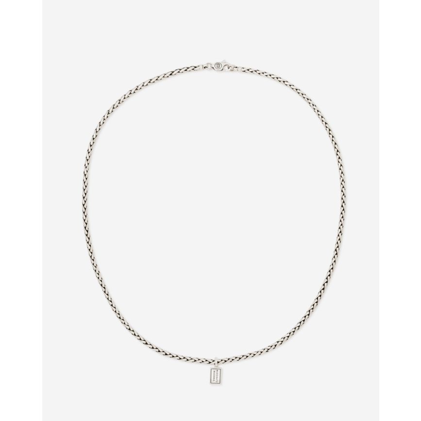 De Buddha to Buddha George XS ketting is gebaseerd op de verfijnde schakel uit de George collectie. Bekijk de subtiele manier waarop de schakels van de George collectie in elkaar haken, en dat verkrijgbaar in de vorm van een prachtige zilveren ketting! Sterk, soepel en bovenal tijdloos! Deze zilveren ketting is erg goed te combineren met overige Buddha to Buddha artikelen.