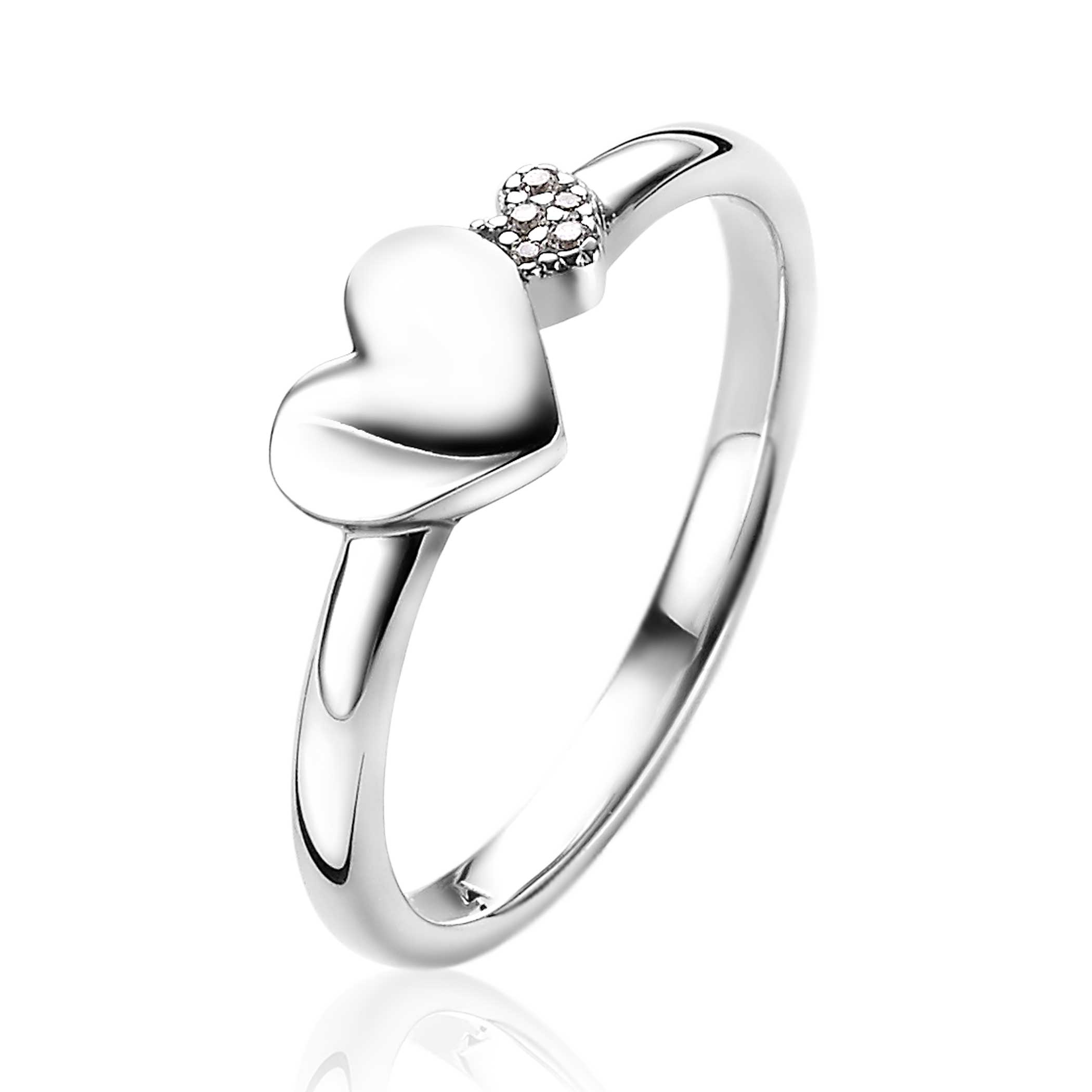 ZINZI zilveren ring met twee hartjes naast elkaar.Het kleinste hartje is bezet met witte zirconia's. Vervaardigd van eerste gehalte zilver (925) en voorzien van een extra rodiumlaag voor een langdurige glans.