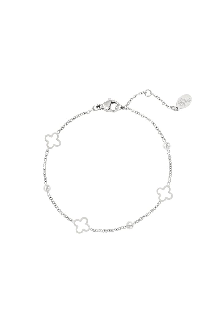 Bracelet with open clovers