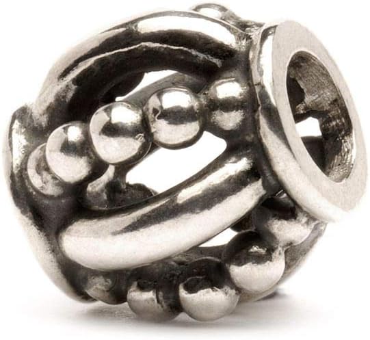 De decoratieve kraal heeft een motief dat aan een koningskroon doet denken of aan de ingewikkelde decoraties op een koninklijke scepter.

Deze zilver charm bead past op Trollbeads armbanden en Trollbeads kettingen. Perfect als je een glaskralen Trollbeads armband of Trollbeads ketting wil samen stellen.