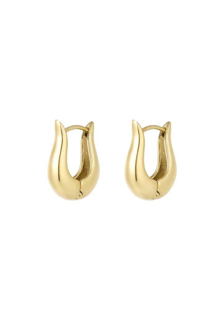 Made of stainless steel, so it does not discolour
The size of the earring is 1.33 by 1.8 cm