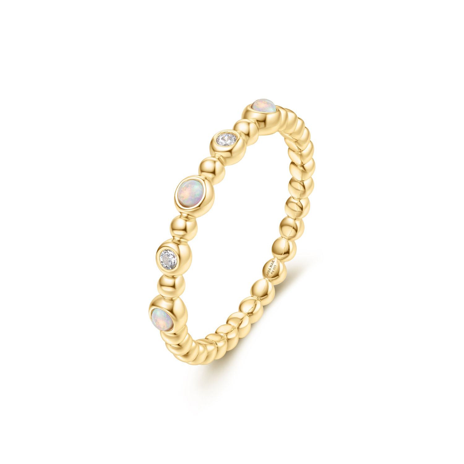 Deze ring is perfect voor ontspannen dagen en bestaat uit meerdere ronde kralen met opalen en zirkonia's in bolle zetkastjes, die een dromerige en romantische sfeer toevoegen aan elke outfit. Mix en match hem met andere sieraden voor een persoonlijke look.

HET MERK
Geïnspireerd door de laatste fashion trends is Ania Haie het toonaangevende sieradenmerk voor hoogkwalitatieve maar ook betaalbare zilveren sieraden, zonder op de kwaliteit in te leveren. Iedere collectie is gebaseerd op de laatste catwalktrends, waardoor Ania Haie snel tot hét sieradenmerk voor stijlbewuste consumenten is verkozen. Elk sieraad wordt ontworpen om te combineren met andere sieraden waardoor je je eigen look kunt creëren. Maar ook zijn Ania Haie sieraden opvallend genoeg om op zichzelf te dragen. 

SPECIFICATIES
- Ania Haie
- Ring
- 925 zilver met gold plating
- Maat 54
- AH R064-05G