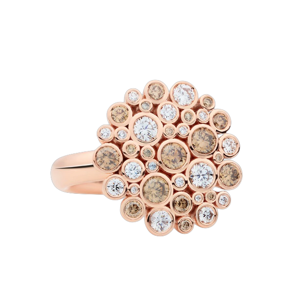 De Confetti Ring 1.90ct BRX (modelnummer 8RR4914BRX/1) is een adembenemende ring van 18-karaats roségoud, versierd met een mix van witte en champagnekleurige diamanten. Met een totaal gewicht van 1,90 karaat straalt deze ring luxe en verfijning uit. Perfect om op zichzelf te dragen voor een elegante uitstraling of te combineren met andere sieraden voor een gedurfde statement-look. Deze ring is ideaal voor speciale gelegenheden of als een verfijnd dagelijks accessoire, en voegt charme en elegantie toe aan elke outfit.