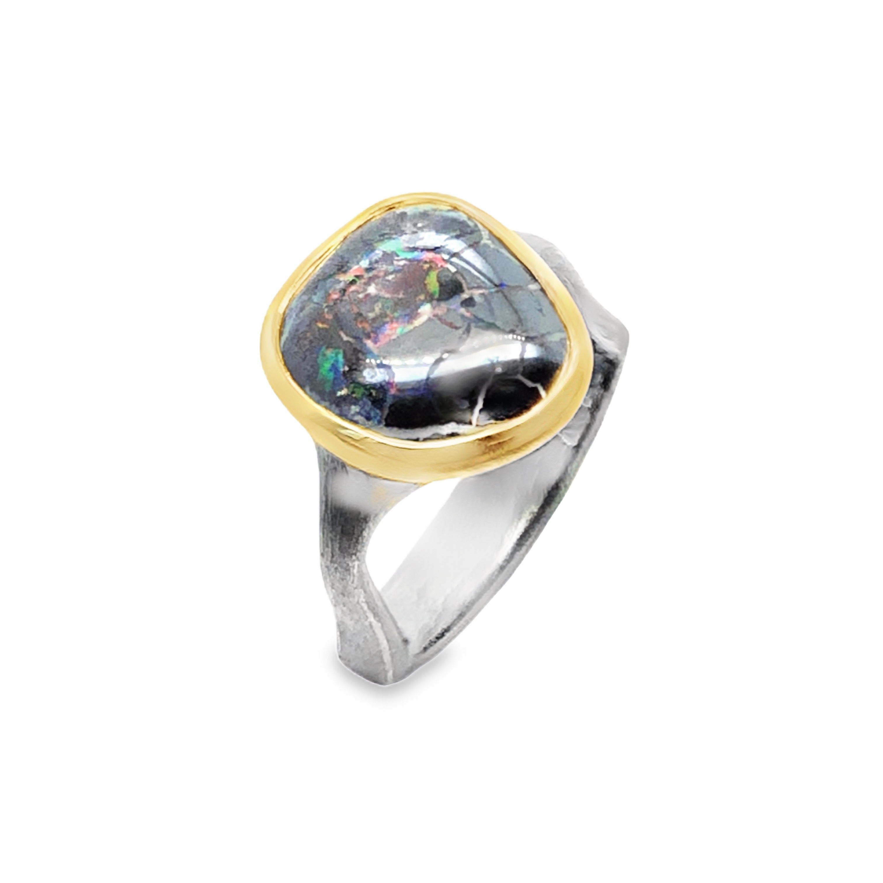 Dieser exquisite Ring besticht durch seinen einzigartigen Iowa Opal, der in lebendigen Farben schimmert. Das elegante Design und die hochwertige Verarbeitung machen ihn zu einem perfekten Accessoire für jeden Anlass. Tragen Sie ihn, um Ihrem Look einen Hauch von Luxus zu verleihen.