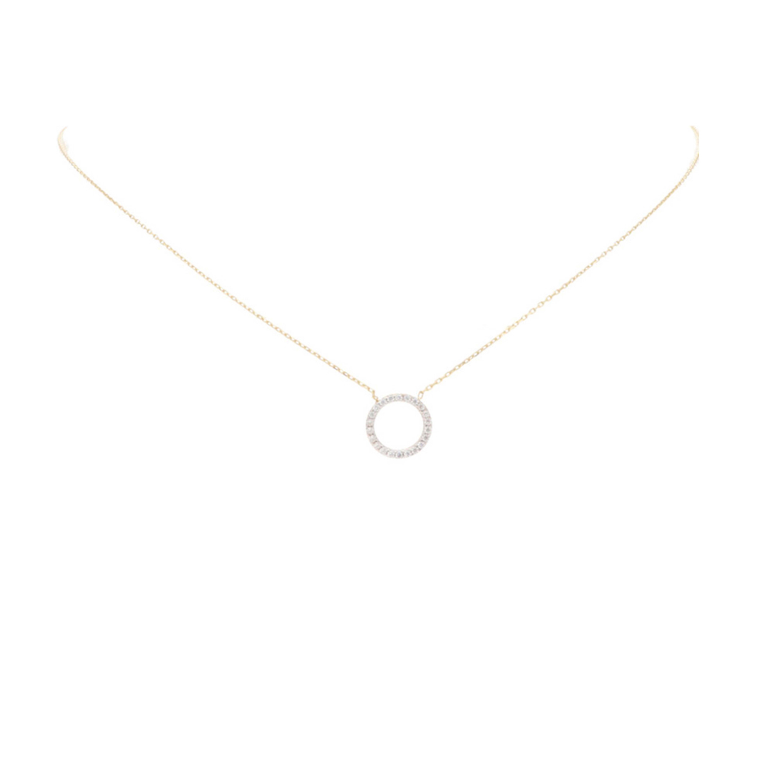 Steel de show met dit prachtige 14 karaat gouden collier van Glow! Uniek aan het collier is dat de cirkel met zirkonia's omkeerbaar is en zo bij al je outfits past! De ene kant bestaat uit transparante zirkonia's en de andere kant uit zwarte zirkonia's. Welke kant is jouw favoriet?

GLOW
Benadruk jouw stijl met de verfijnde sieraden van GLOW en laat je inspireren door de uitgebreide collectie 14 karaats gouden sieraden van de hoogste Europese kwaliteit. Ontworpen om elke dag te dragen. Naast tijdloze ontwerpen bestaat de collectie ook uit hippe sieraden; zoals minimalistische gouden kettingen en grafische oorknopjes. Wil je een beetje extra stralen? Kies dan voor flonkerende zirkonia of ga voor luxe met onze geraffineerde diamanten sieraden.
  
  Specificaties
  - 202.0675.45
  - Collier
  - 14 karaat goud
  - Lengte verstelbaar: 42,5cm - 45cm