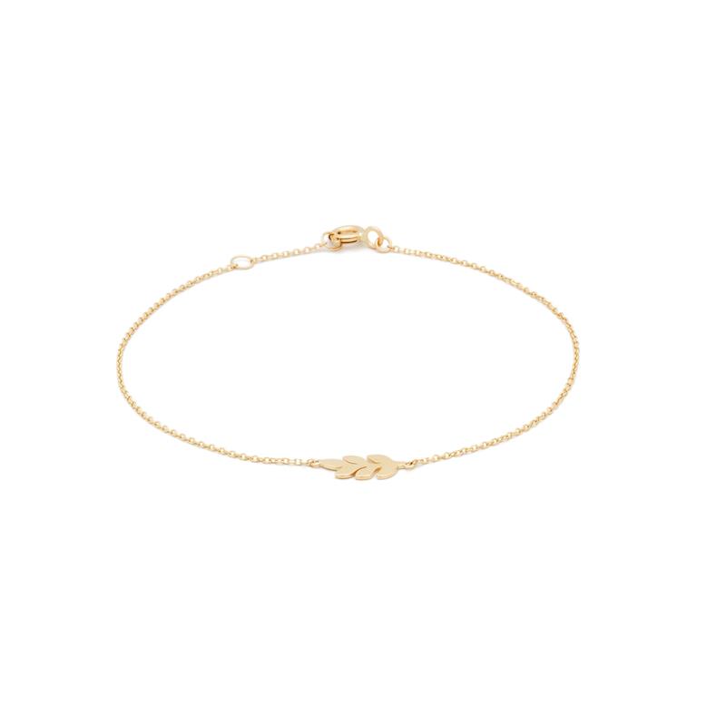 De GLOW ARMBAND DAMES 204.2130.00 met modelnummer VL-204213000 is een gouden damesarmband gemaakt van 14-karaats goud. Het is een elegante en verfijnde armband zonder glans, ideaal voor elke gelegenheid. Draag deze prachtige armband op zichzelf voor een subtiele look of combineer met andere sieraden voor een gelaagd effect. Gewicht: 0,7.