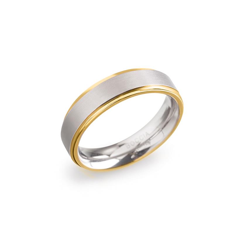 Boccia Titanium 0134-05
Deze gematteerde bicolor ring van Boccia Titanium heeft glanzende en goudkleurige accenten. De ring is 5mm breed. 


