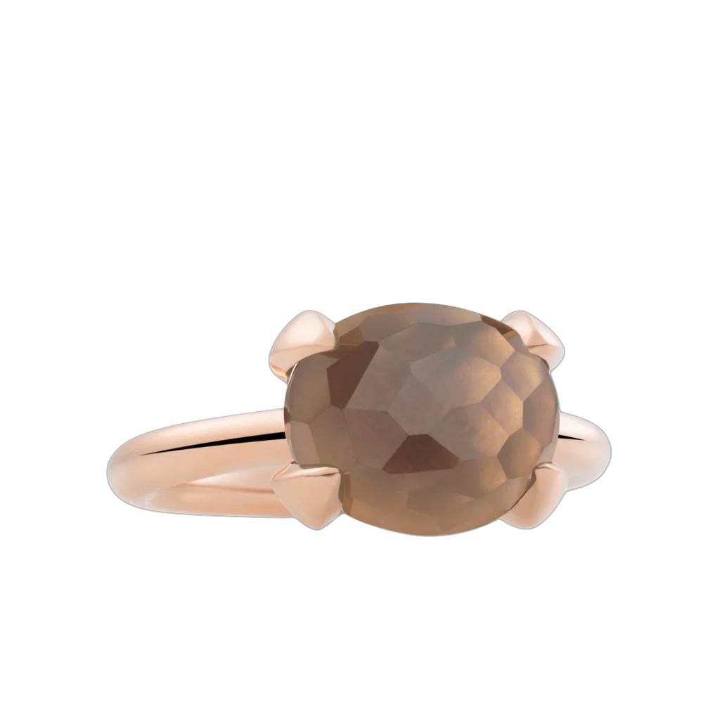 De ovale dwarse vorm maakt deze Catch ring met rookkwarts steen interessant in combinatie met ronde vormen. Veel verschillende edelstenen mogelijk.