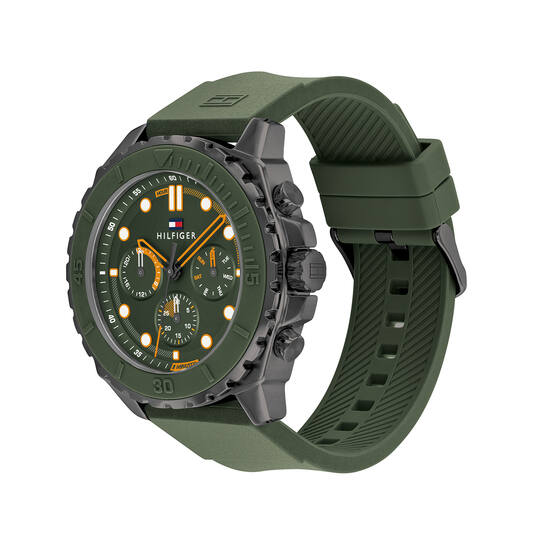 Dit Tommy Hilfiger horloge biedt stijlvolle elegantie. Dit polshorloge, is perfect voor elke gelegenheid. Draag het horloge op een ontspannen, casual dag of combineer het met formele kleding voor een verfijnde look. Ideaal voor modebewuste consumenten die graag indruk maken.